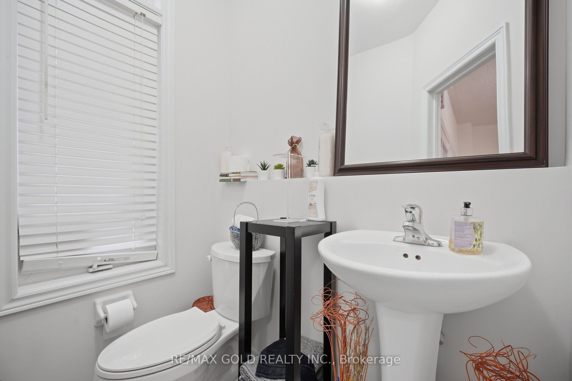 10 Sir Jacobs Crescent Property Photo 18