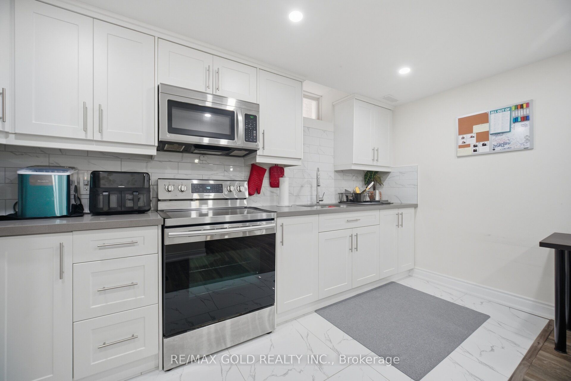 10 Sir Jacobs Crescent Property Photo 41