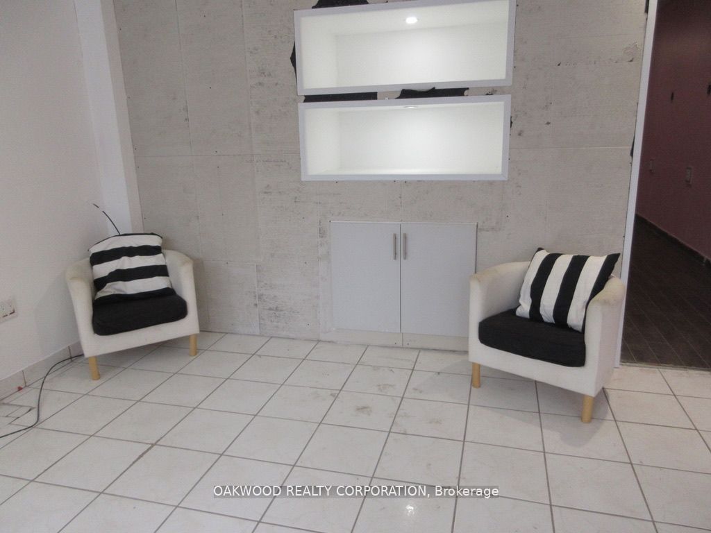 47 Queen Street E A Property Photo 5