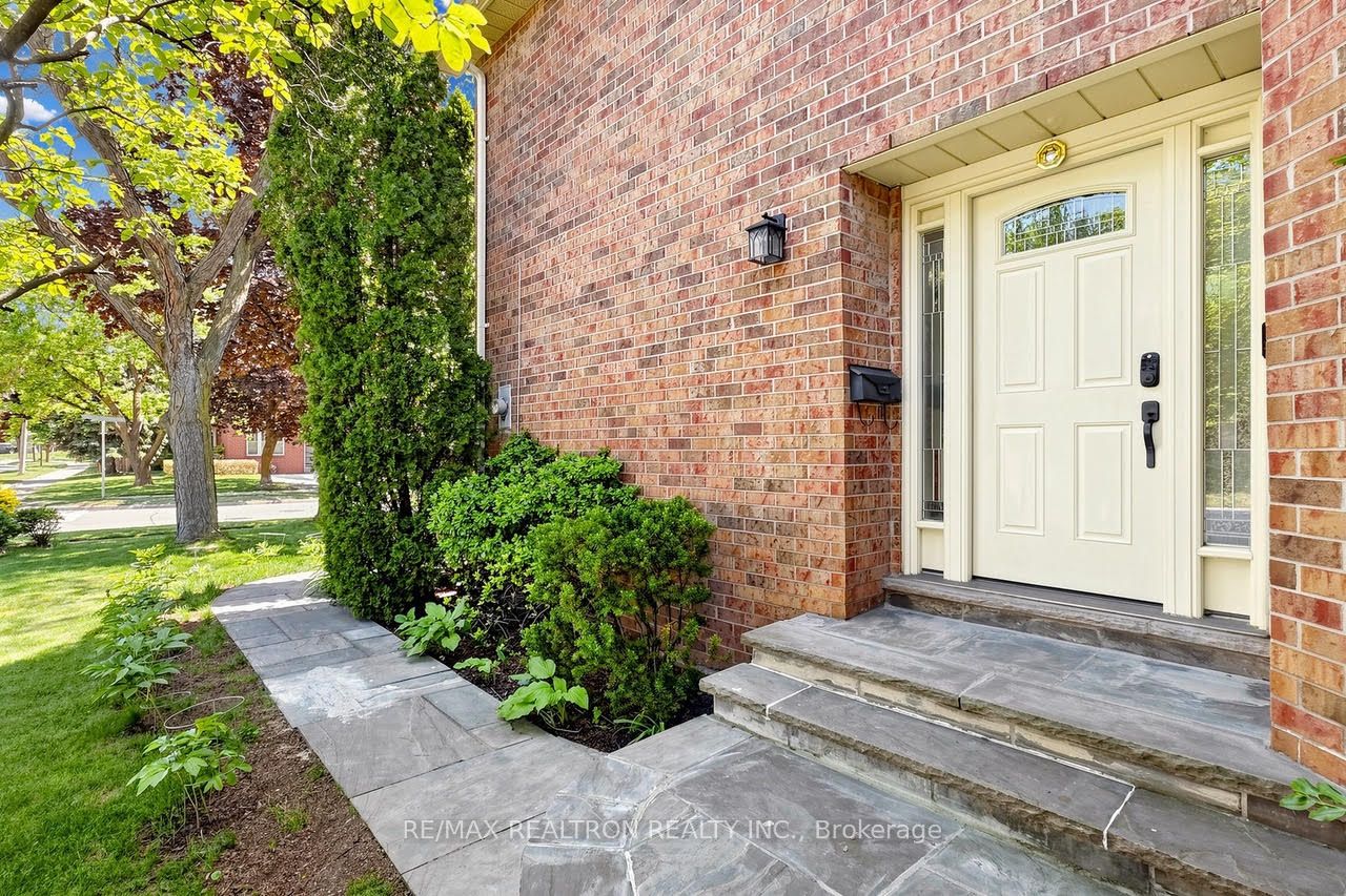 1120 Potters Wheel Crescent Property Photo 2