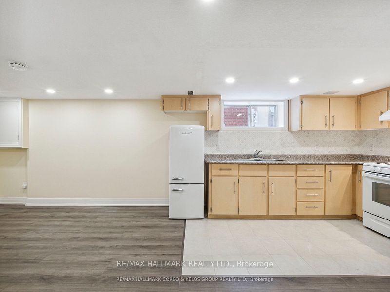 1132 Glengrove Avenue Property Photo 3