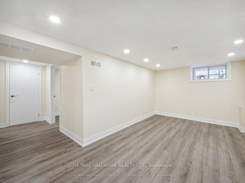 1132 Glengrove Avenue Property Photo 8