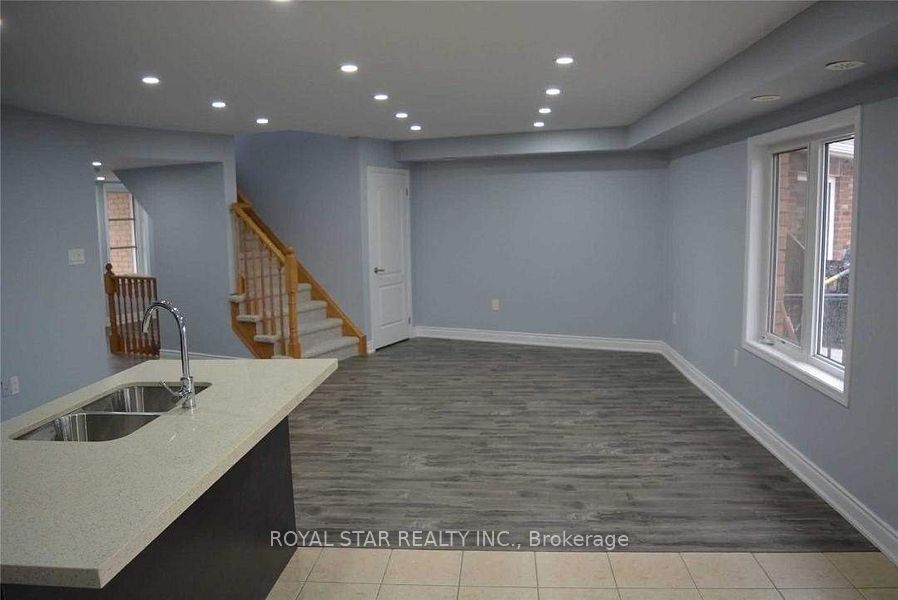 54 Baycliffe Crescent Property Photo 1