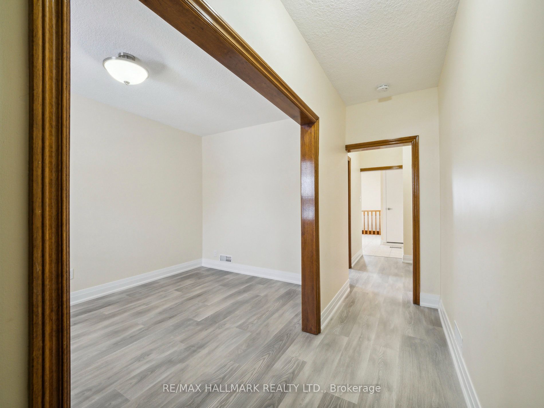 1132 Glengrove Avenue Property Photo 3
