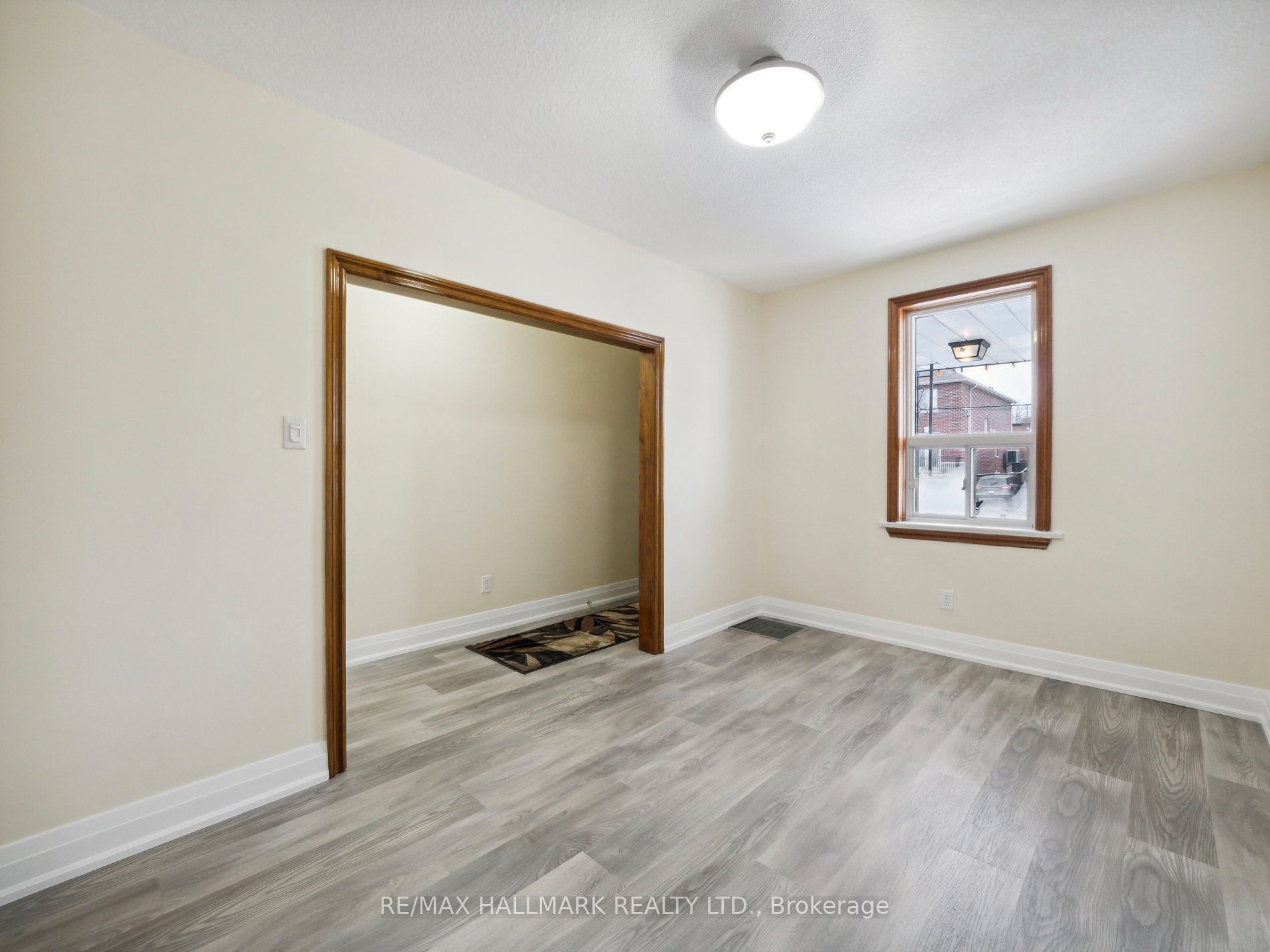 1132 Glengrove Avenue Property Photo 5