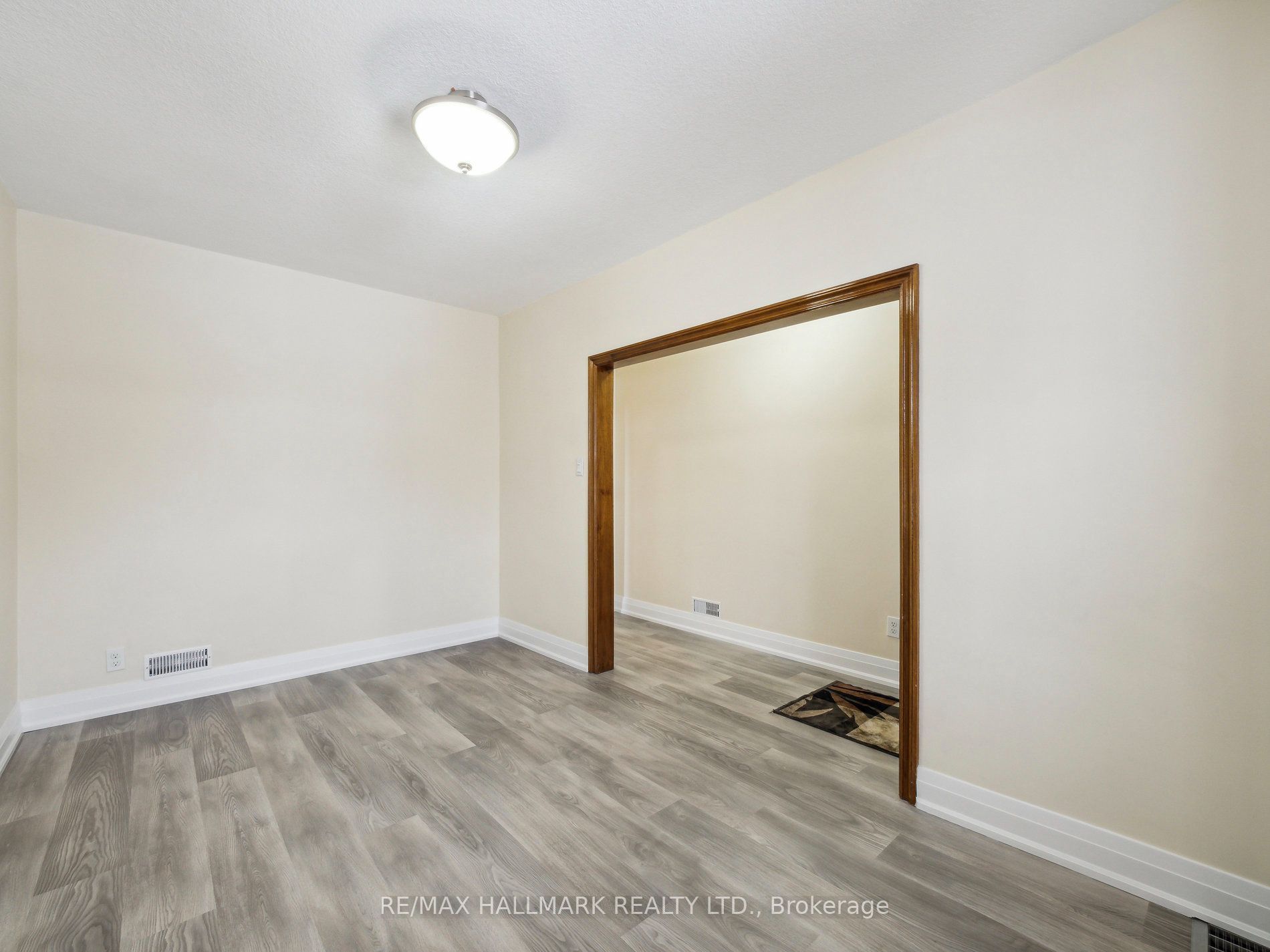 1132 Glengrove Avenue Property Photo 7