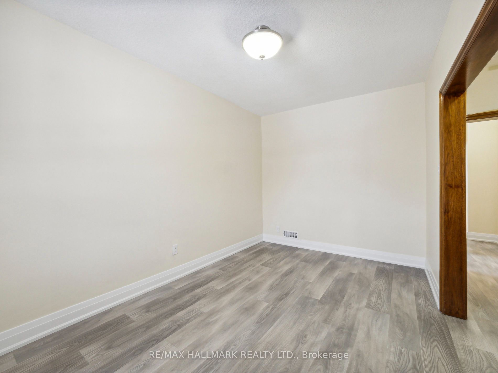 1132 Glengrove Avenue Property Photo 8