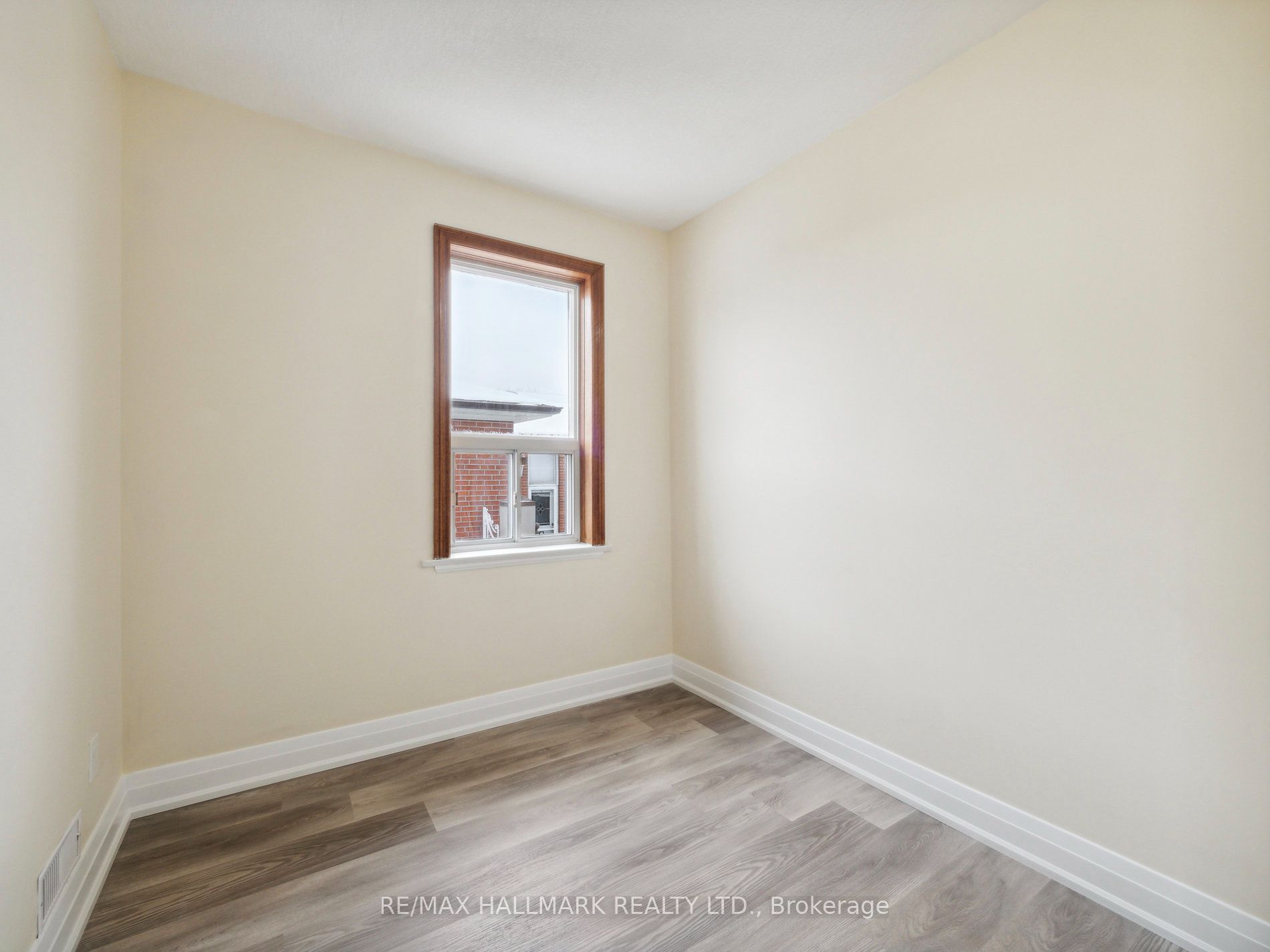 1132 Glengrove Avenue Property Photo 11