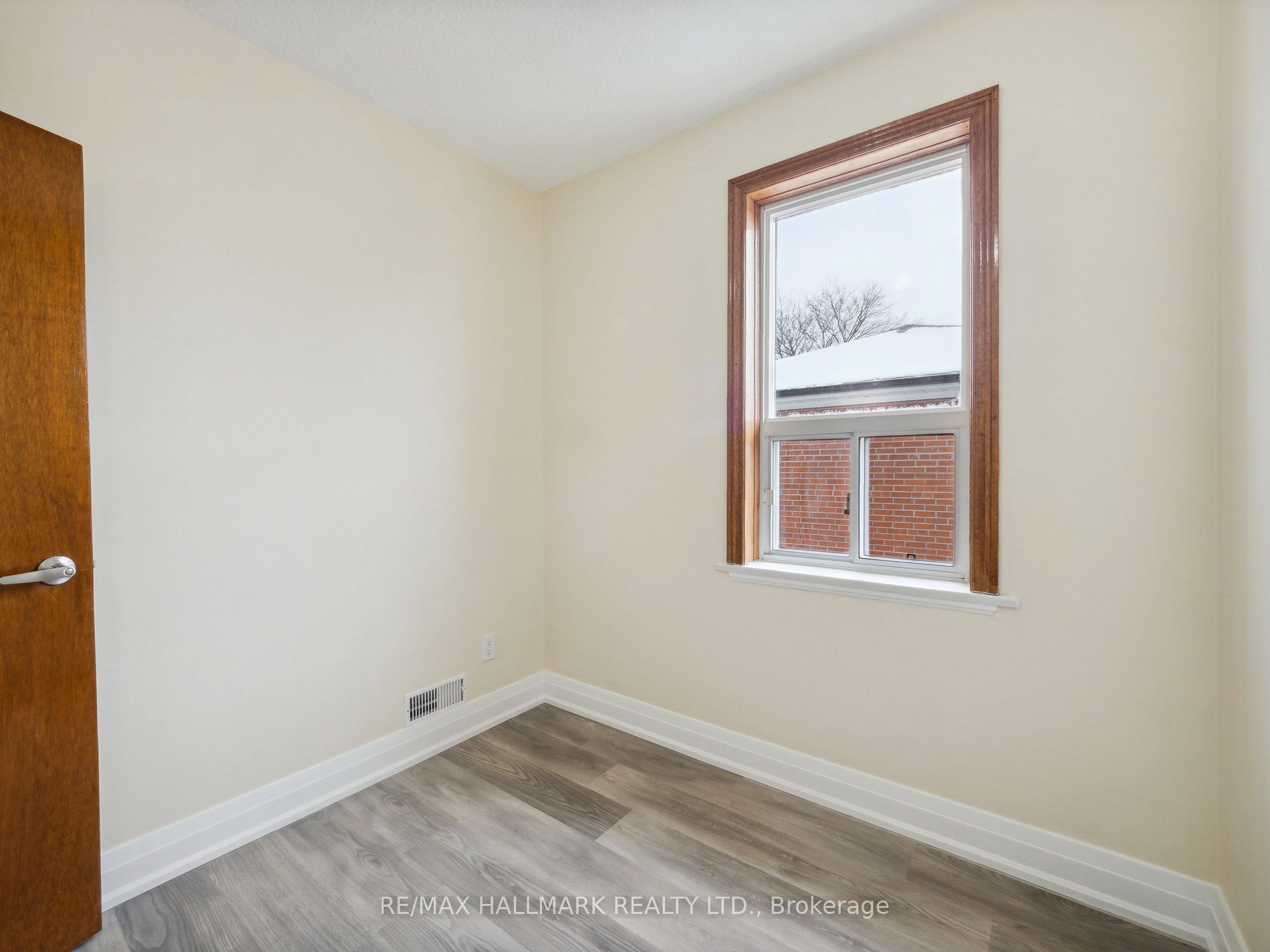 1132 Glengrove Avenue Property Photo 12