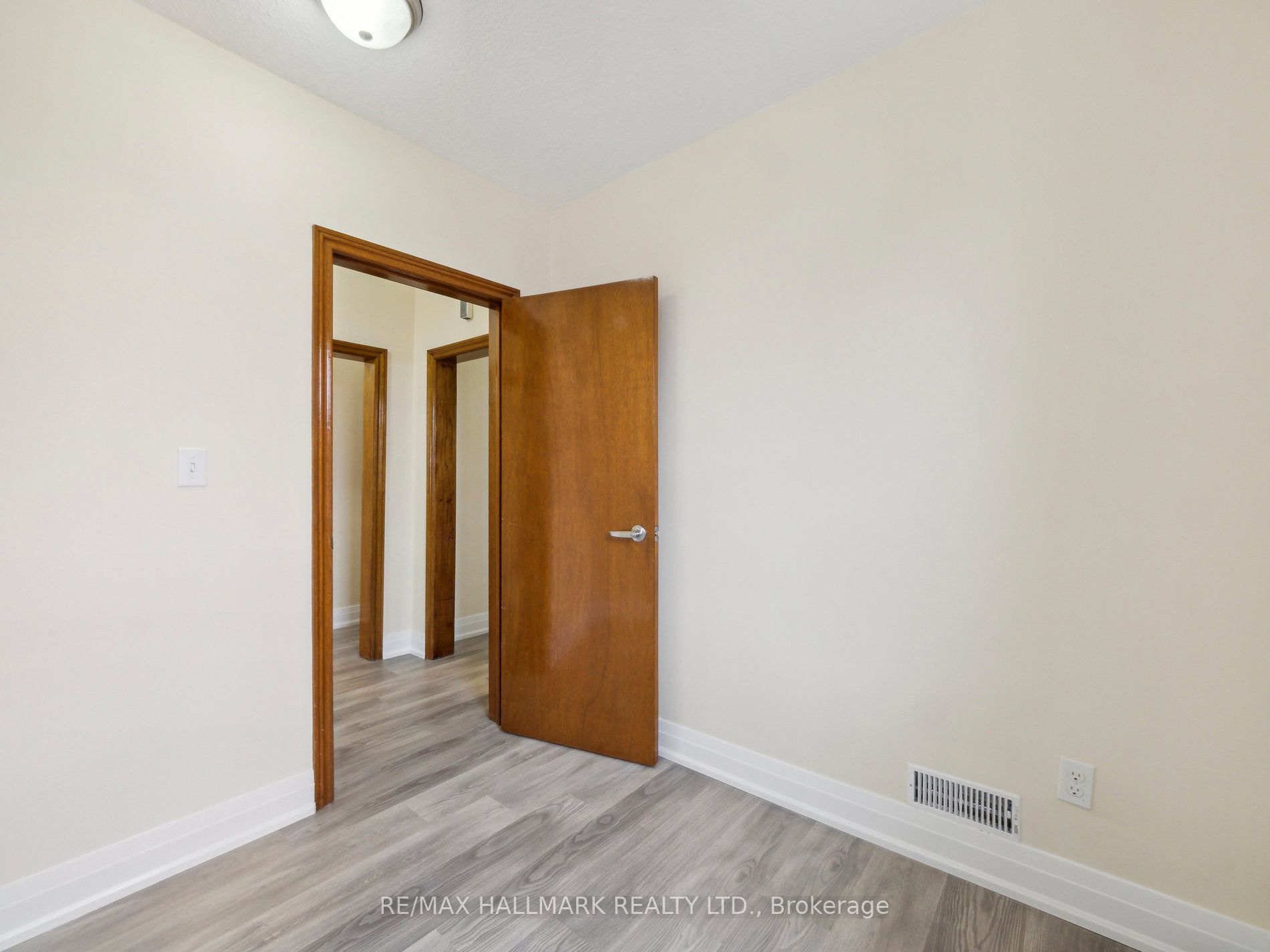 1132 Glengrove Avenue Property Photo 13