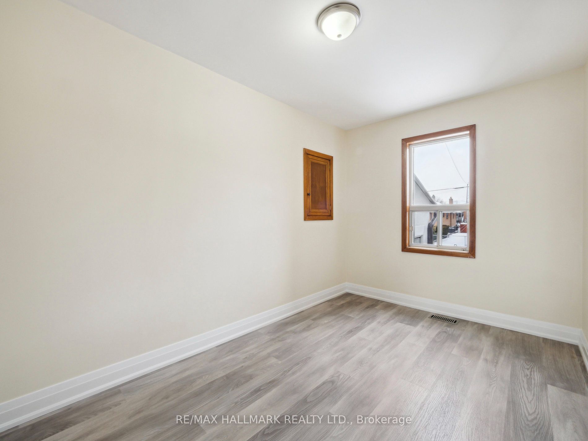1132 Glengrove Avenue Property Photo 17