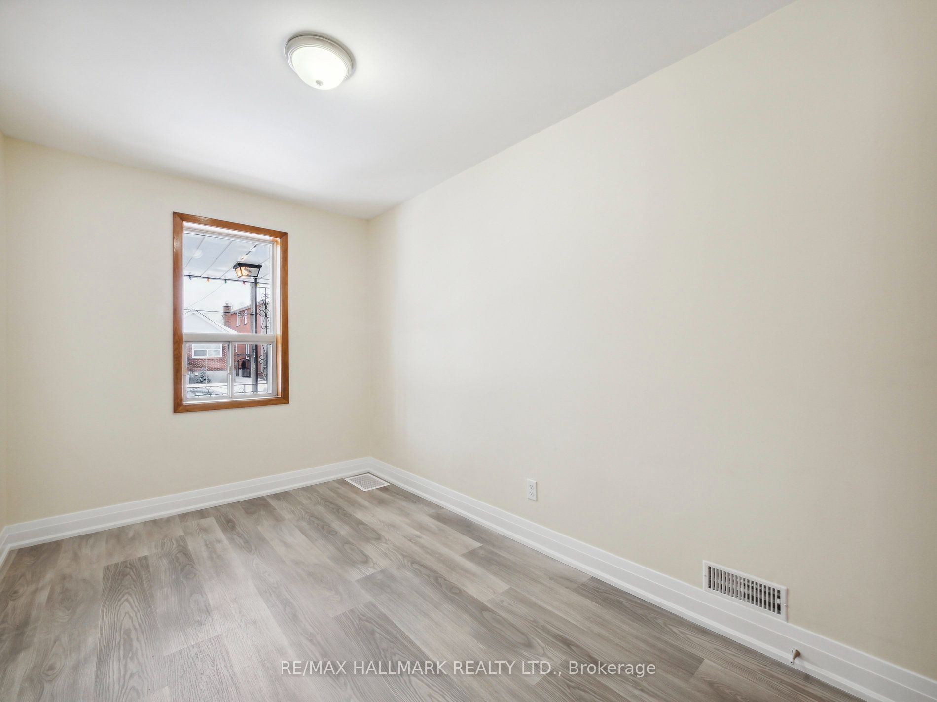 1132 Glengrove Avenue Property Photo 23