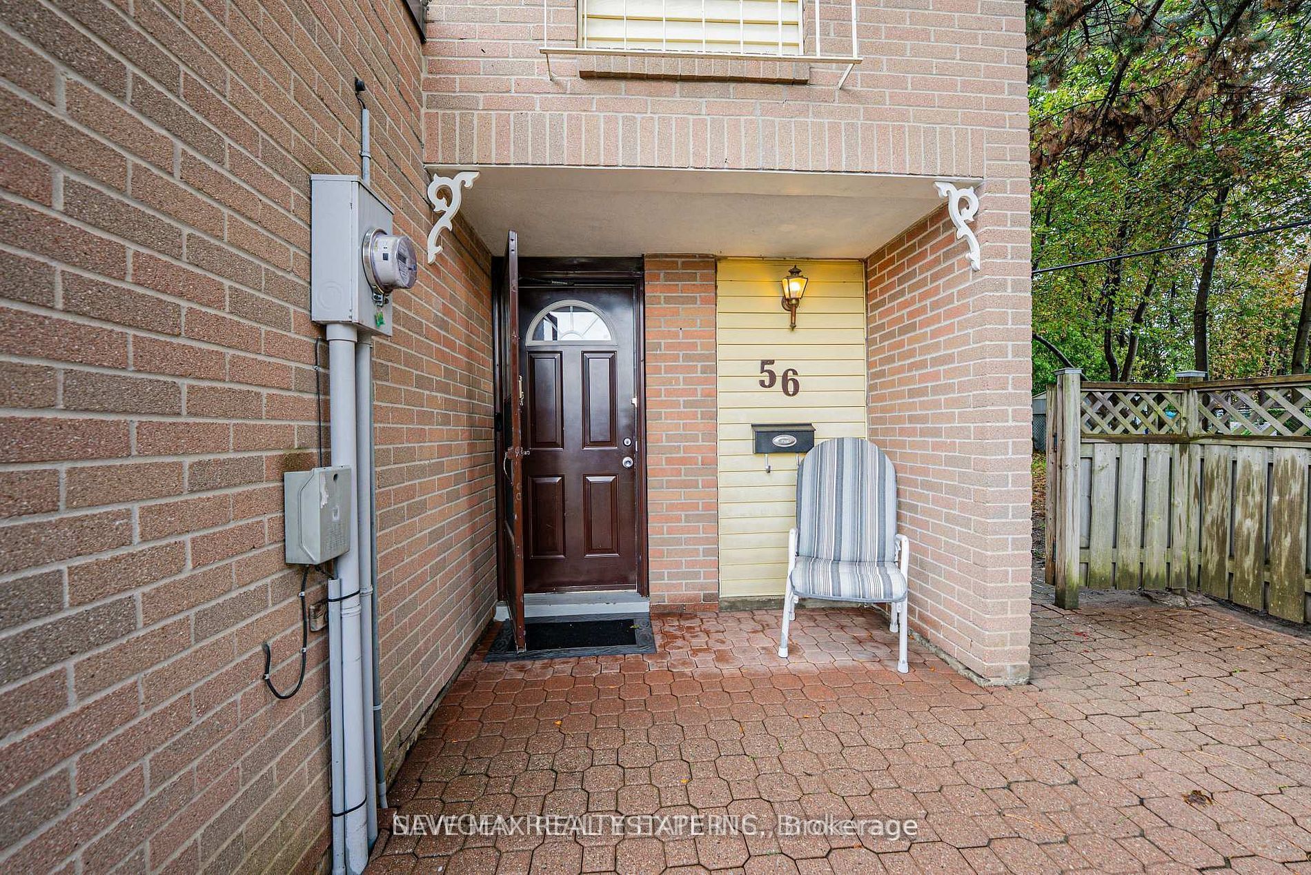 46 Dearbourne Boulevard 56 Property Photo 4