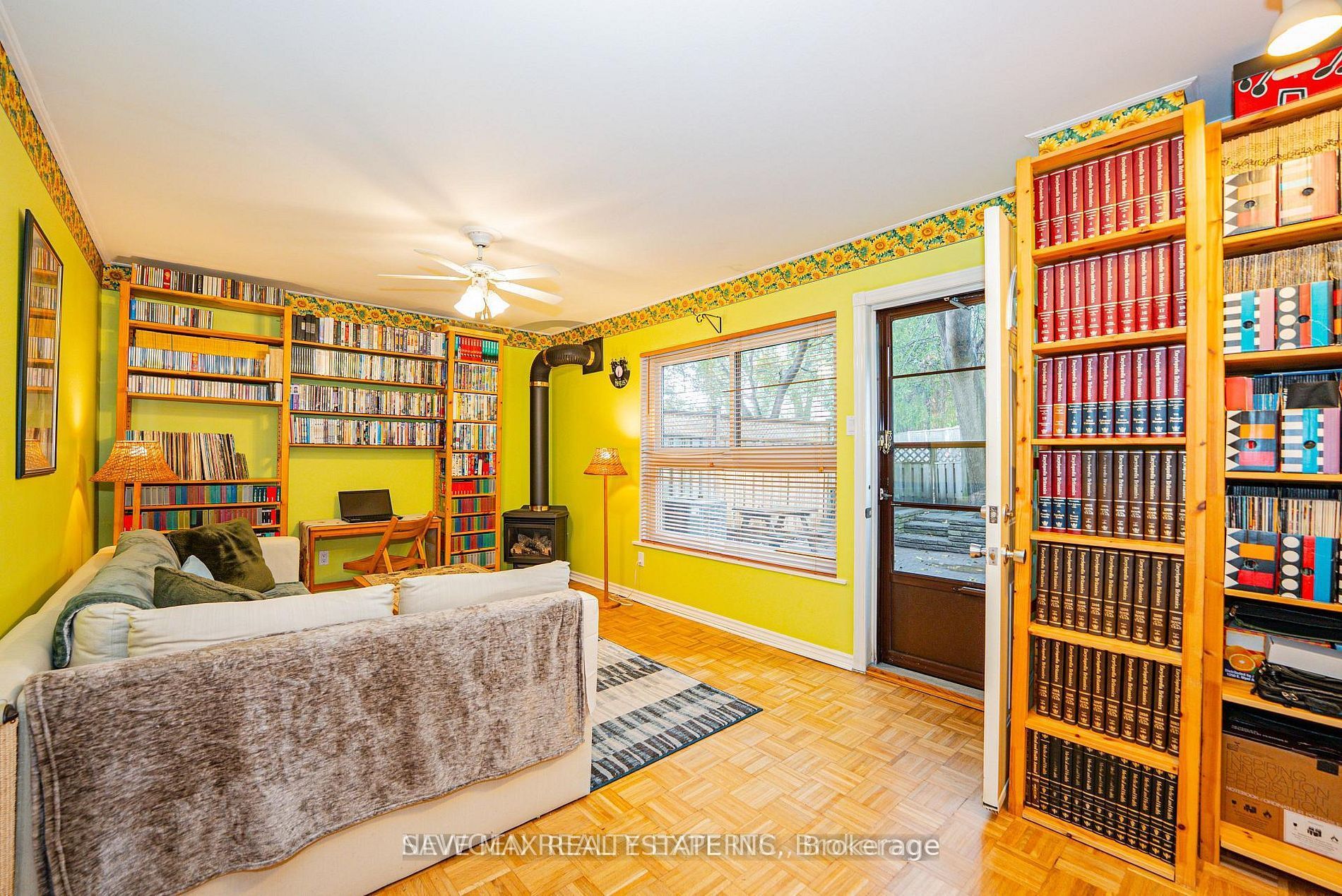 46 Dearbourne Boulevard 56 Property Photo 6