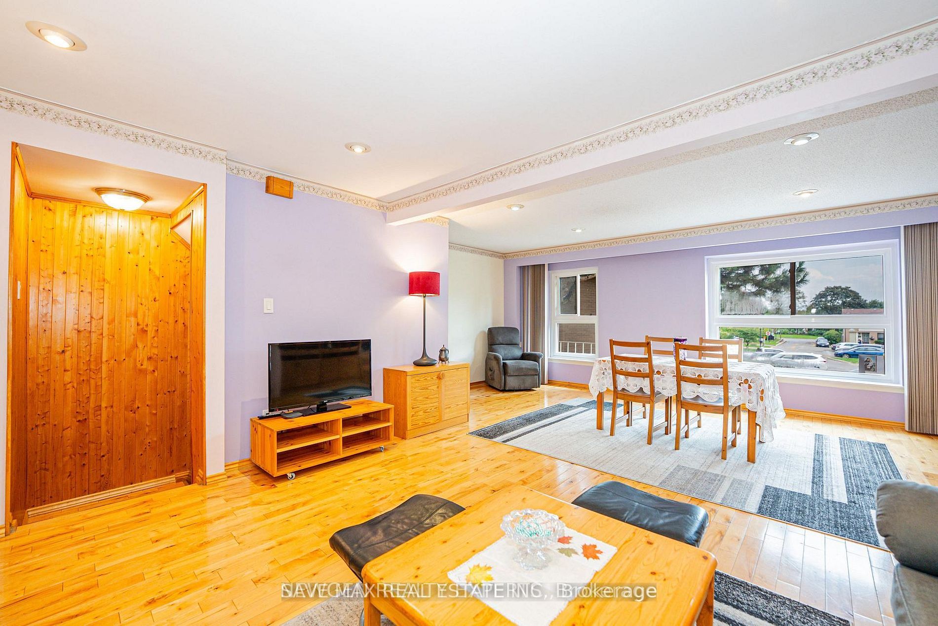 46 Dearbourne Boulevard 56 Property Photo 13