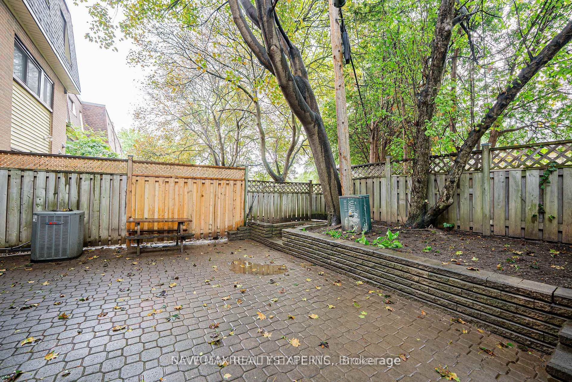 46 Dearbourne Boulevard 56 Property Photo 34
