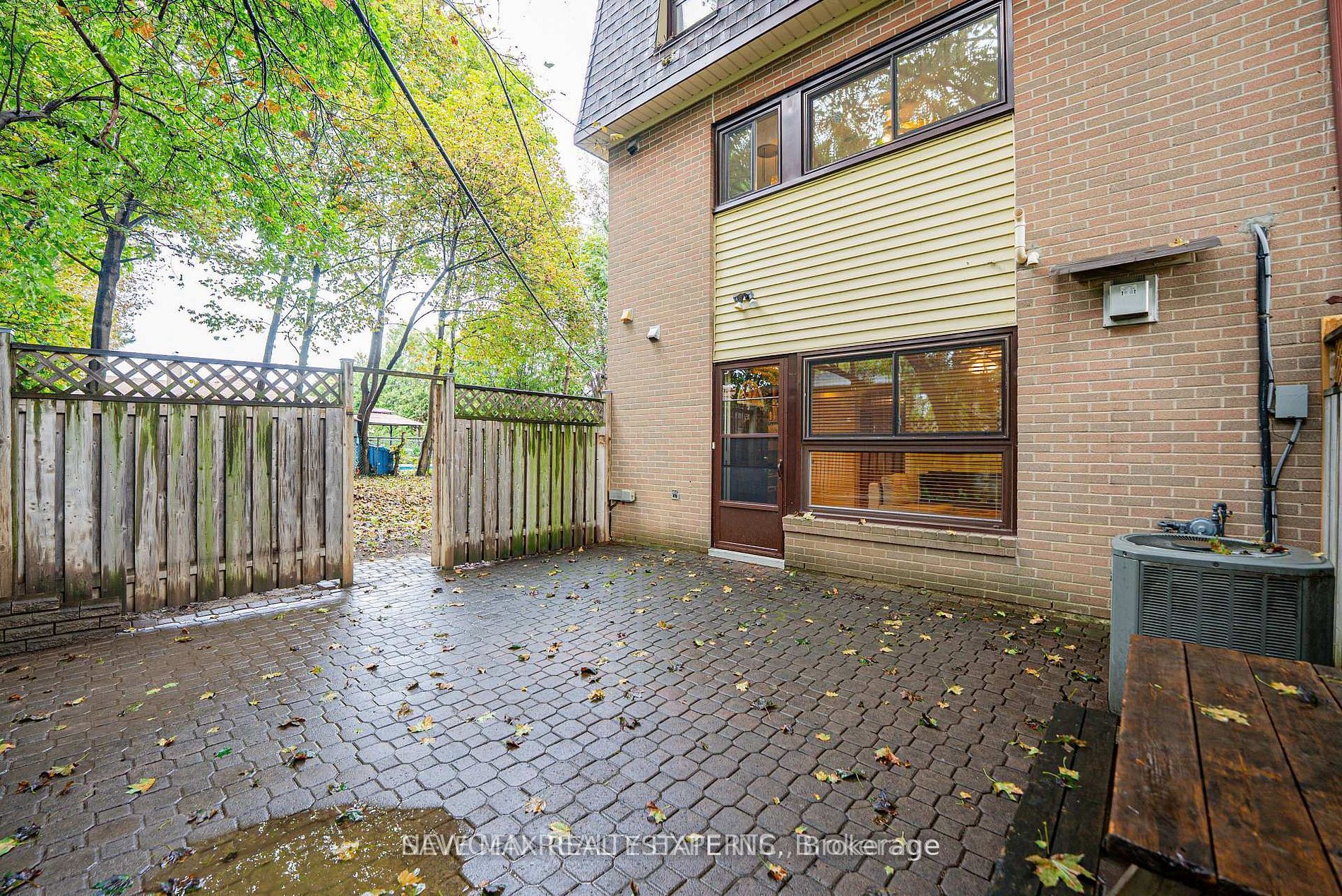 46 Dearbourne Boulevard 56 Property Photo 36