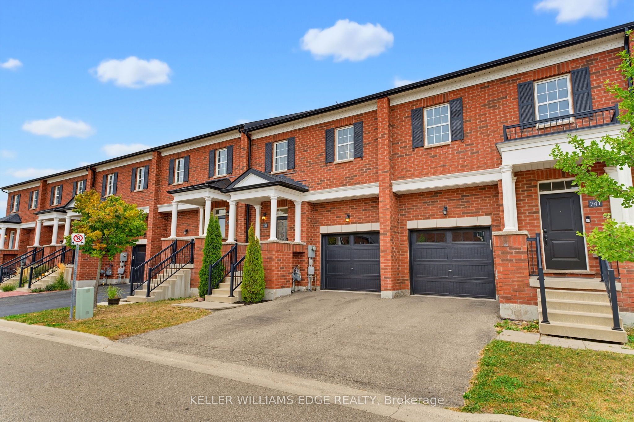 739 Banks Crescent Property Photo 1