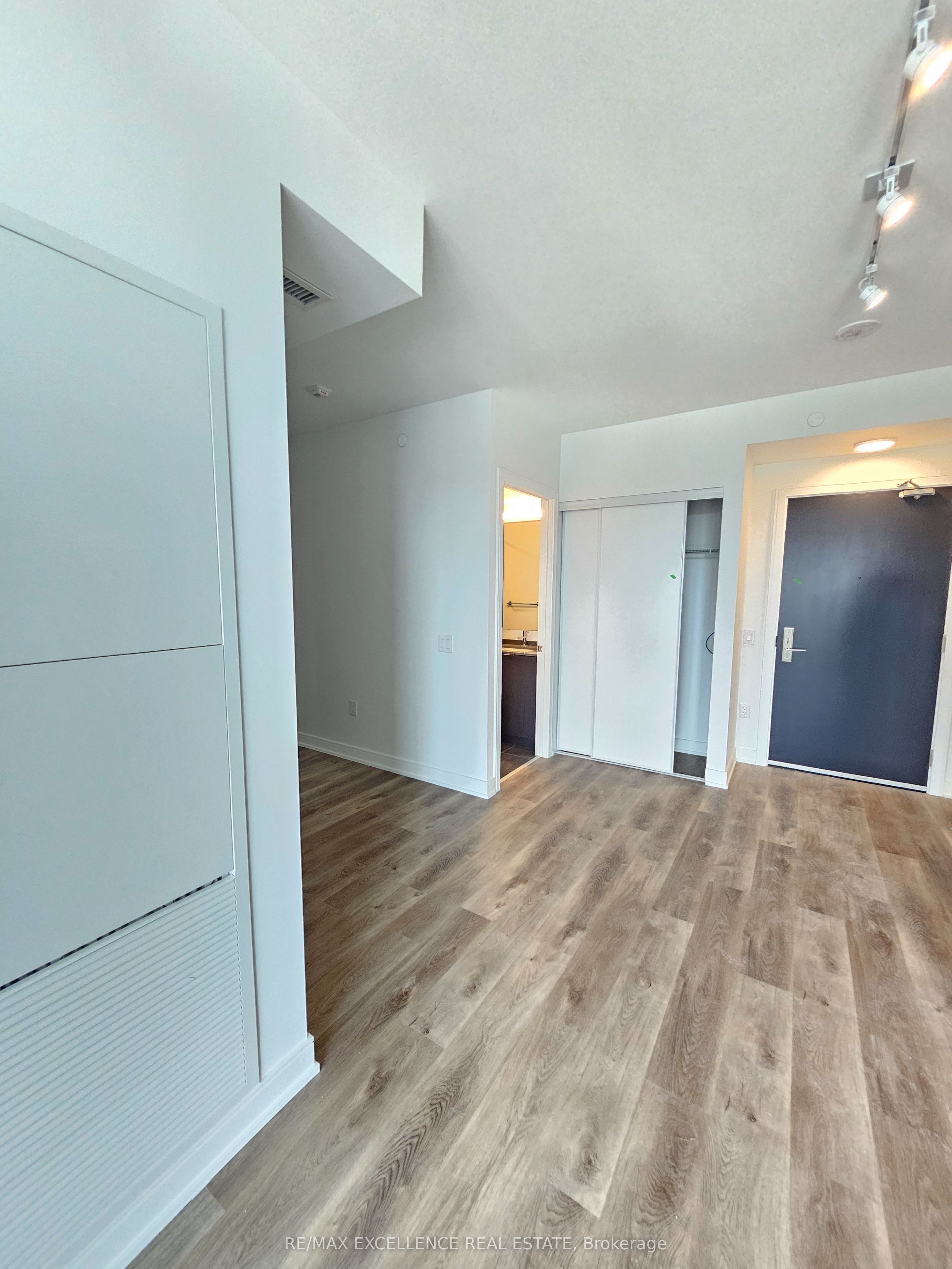 3009 Novar Road 907 Property Photo 8