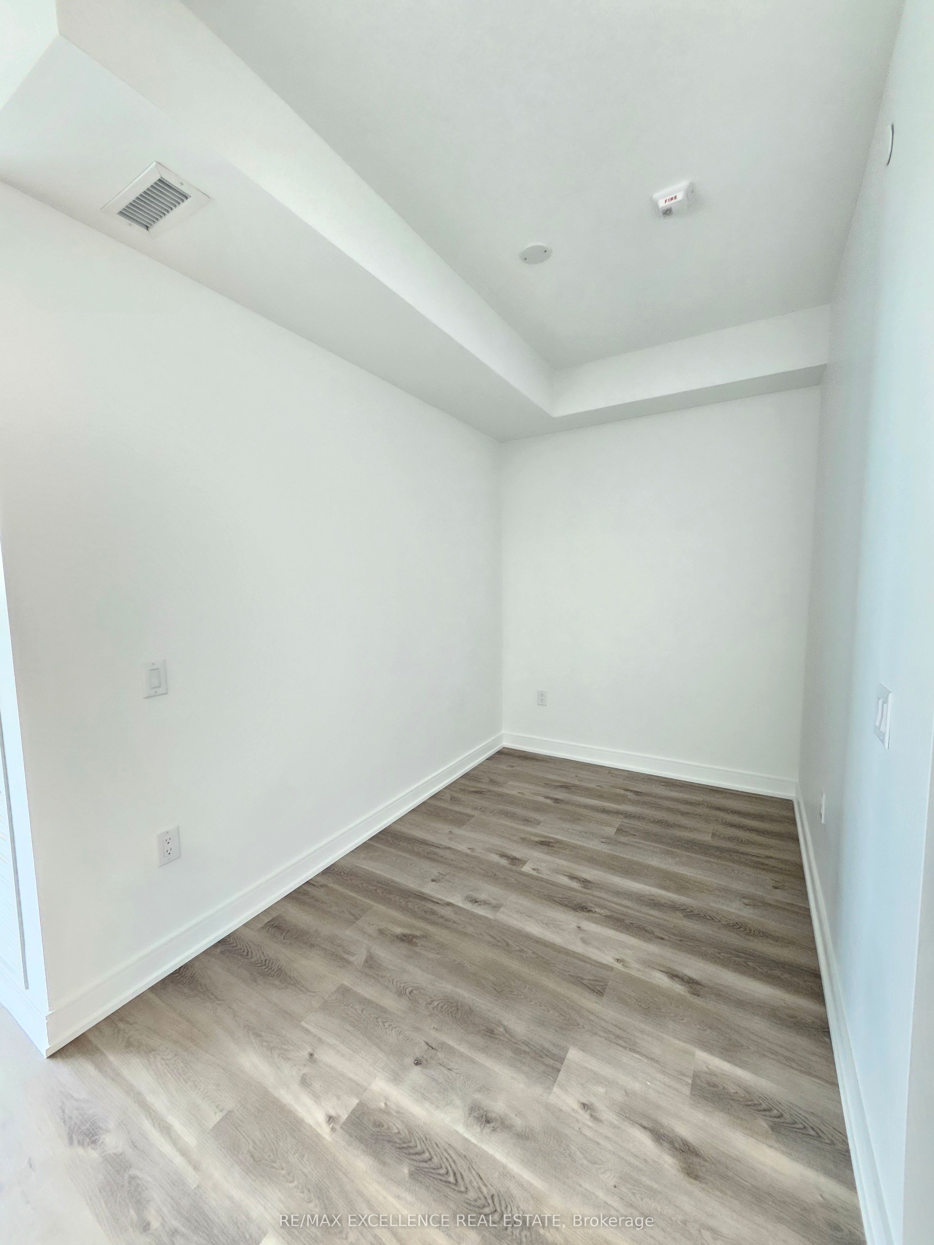 3009 Novar Road 907 Property Photo 12