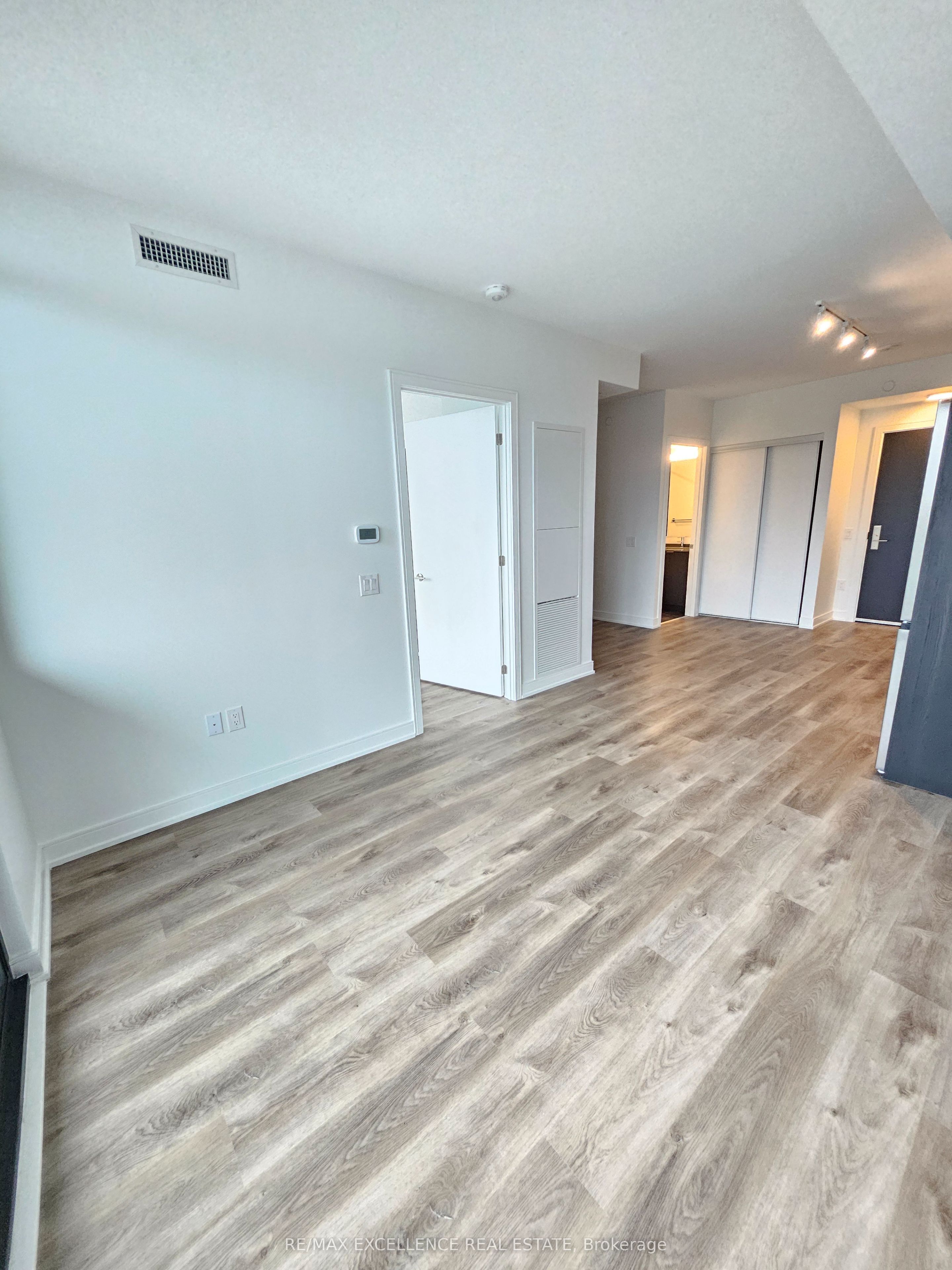 3009 Novar Road 907 Property Photo 17