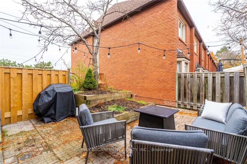 895 Maple Avenue 118 Property Photo 16