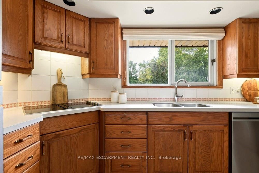 970 Danforth Avenue Property Photo 12