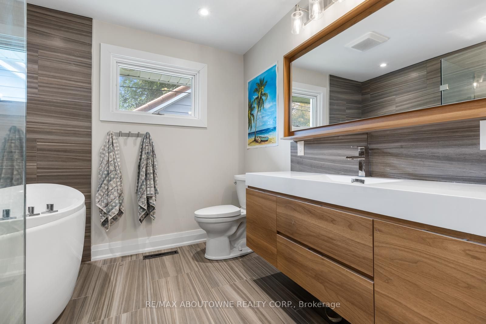 293 North Shore Boulevard E Property Photo 18
