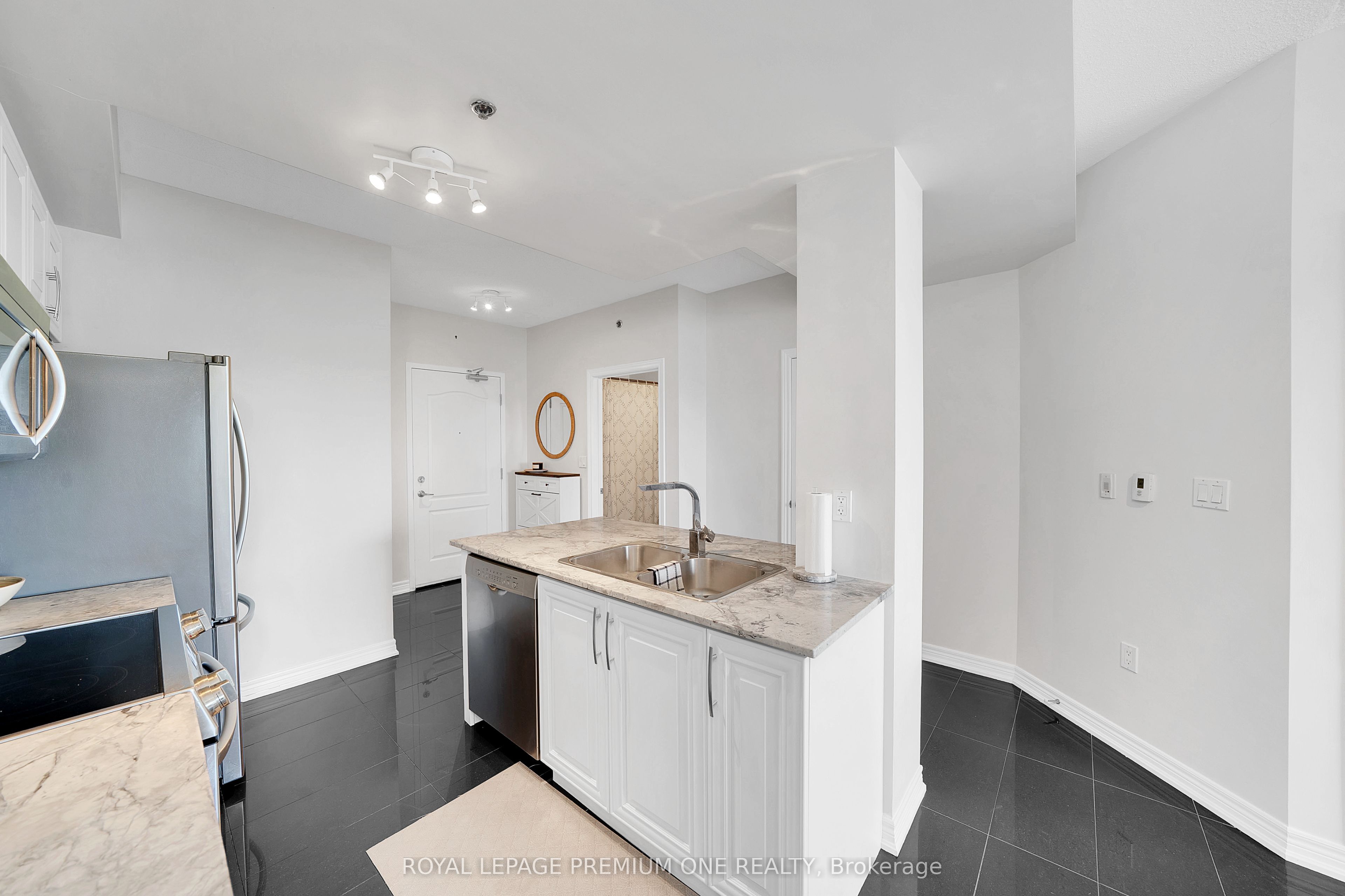 1419 Costigan Road 508 Property Photo 5