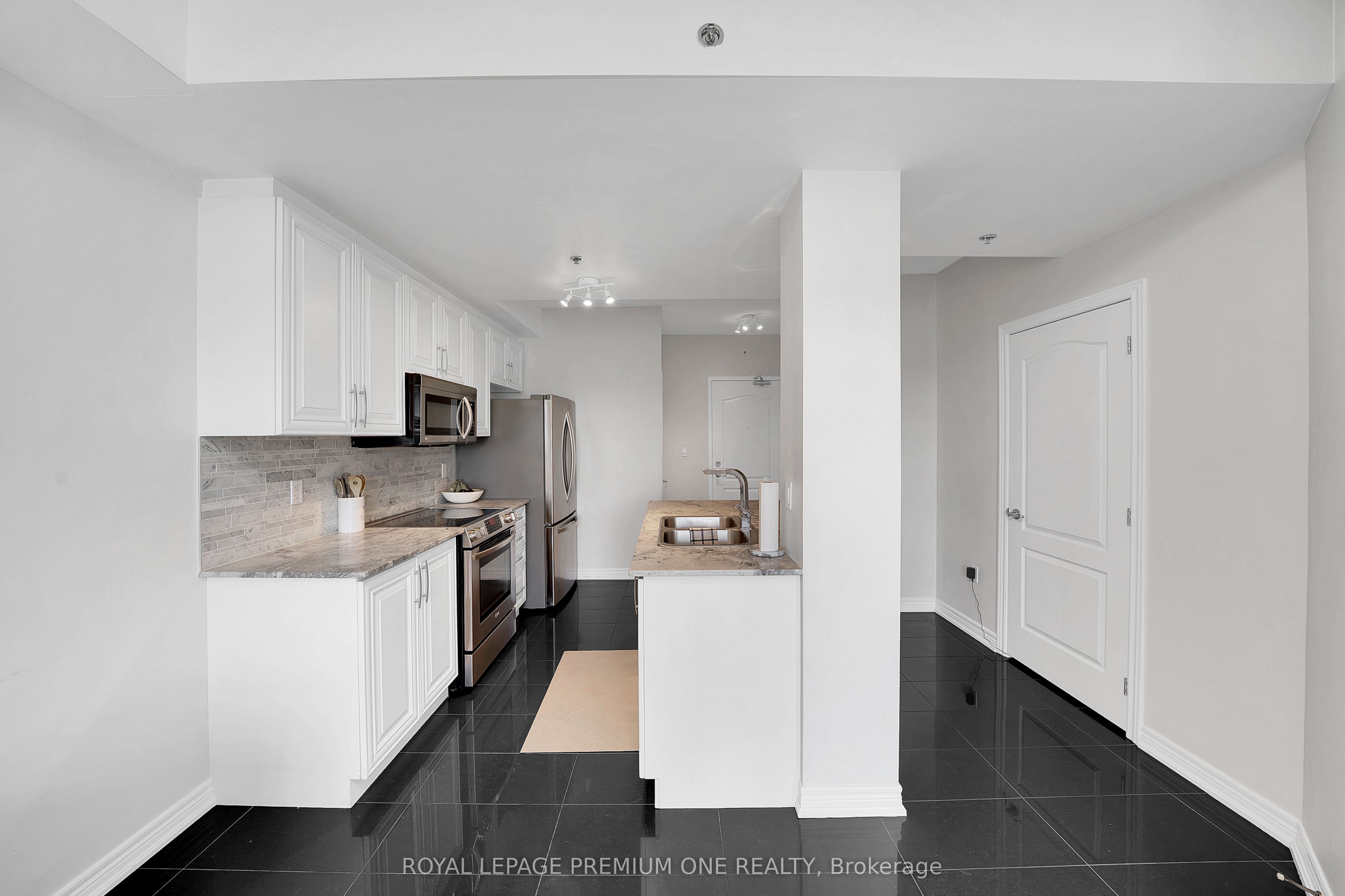 1419 Costigan Road 508 Property Photo 6