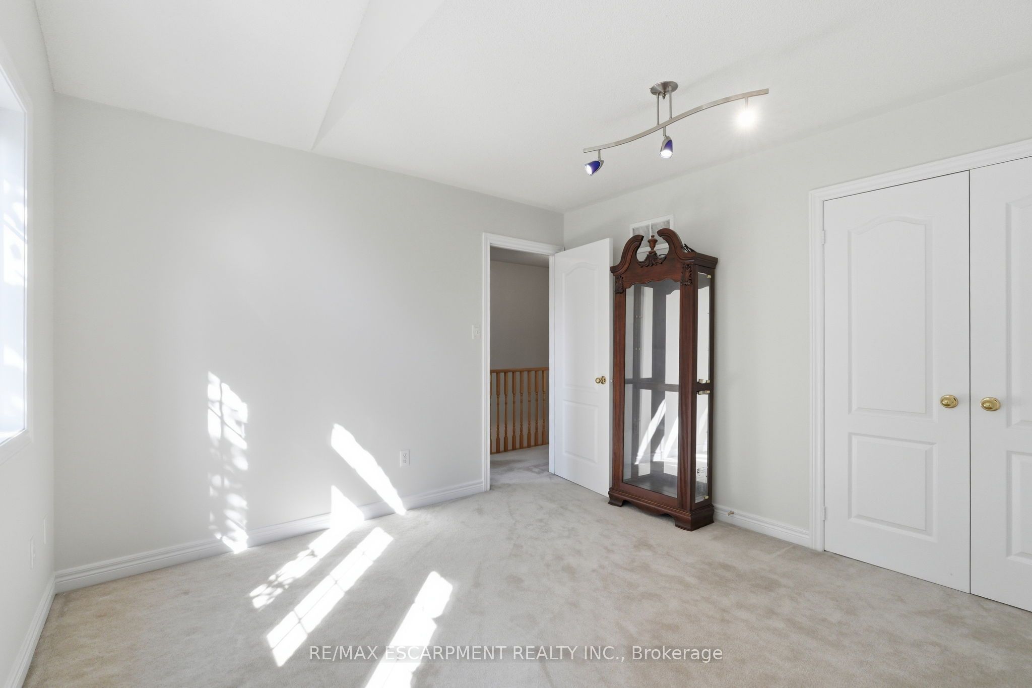 2241 Glazebrook Circle Property Photo 37