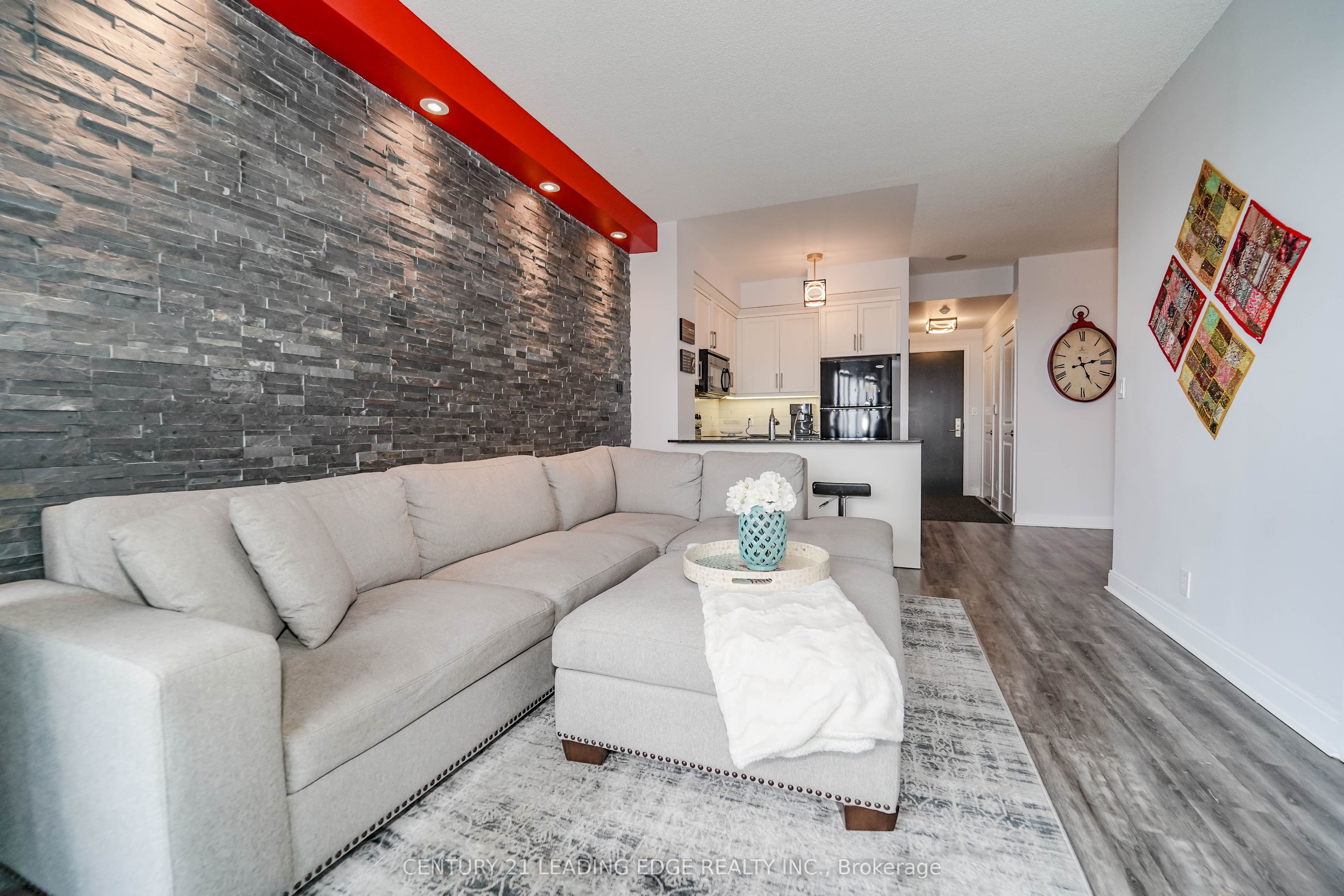 60 Absolute Avenue 4307 Property Photo 7