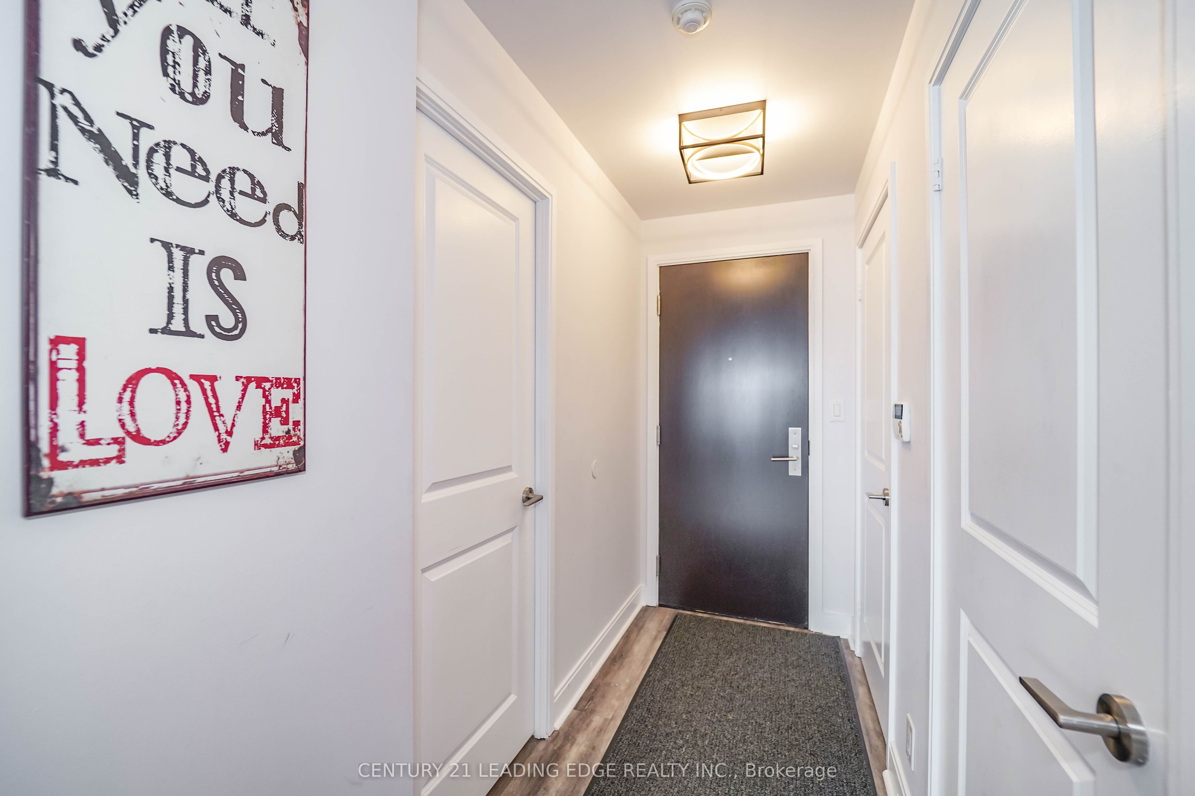60 Absolute Avenue 4307 Property Photo 12