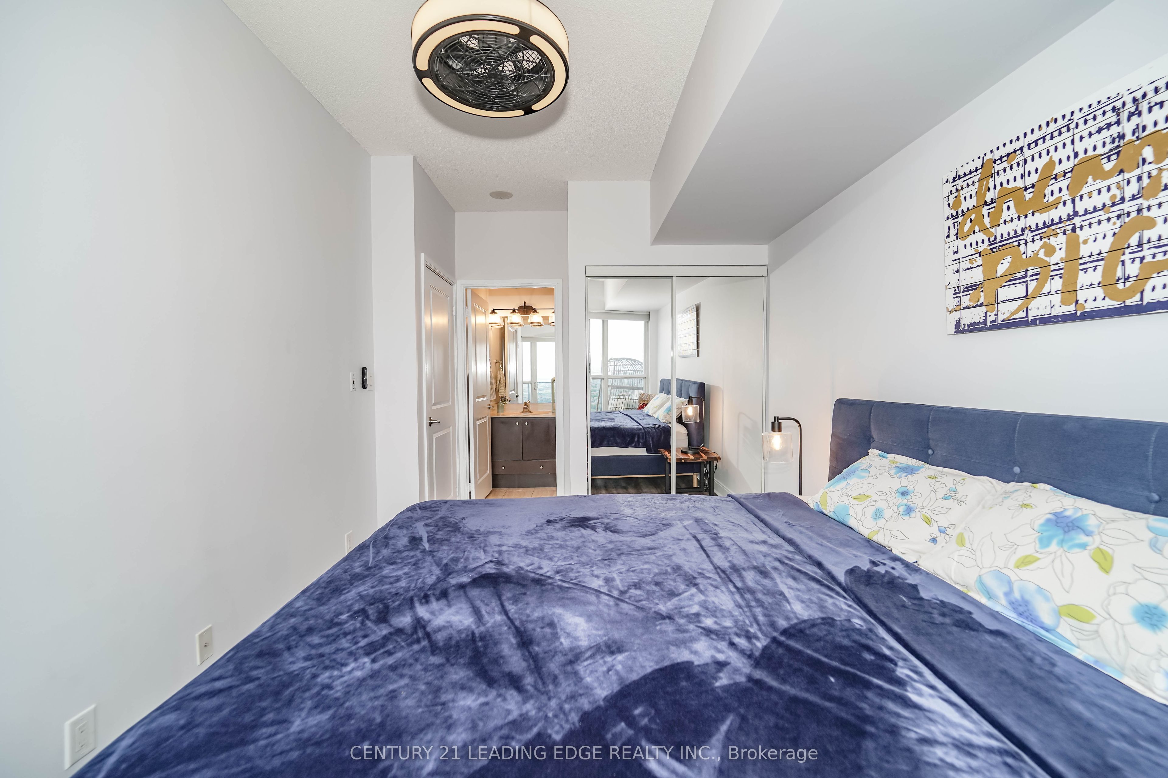 60 Absolute Avenue 4307 Property Photo 24