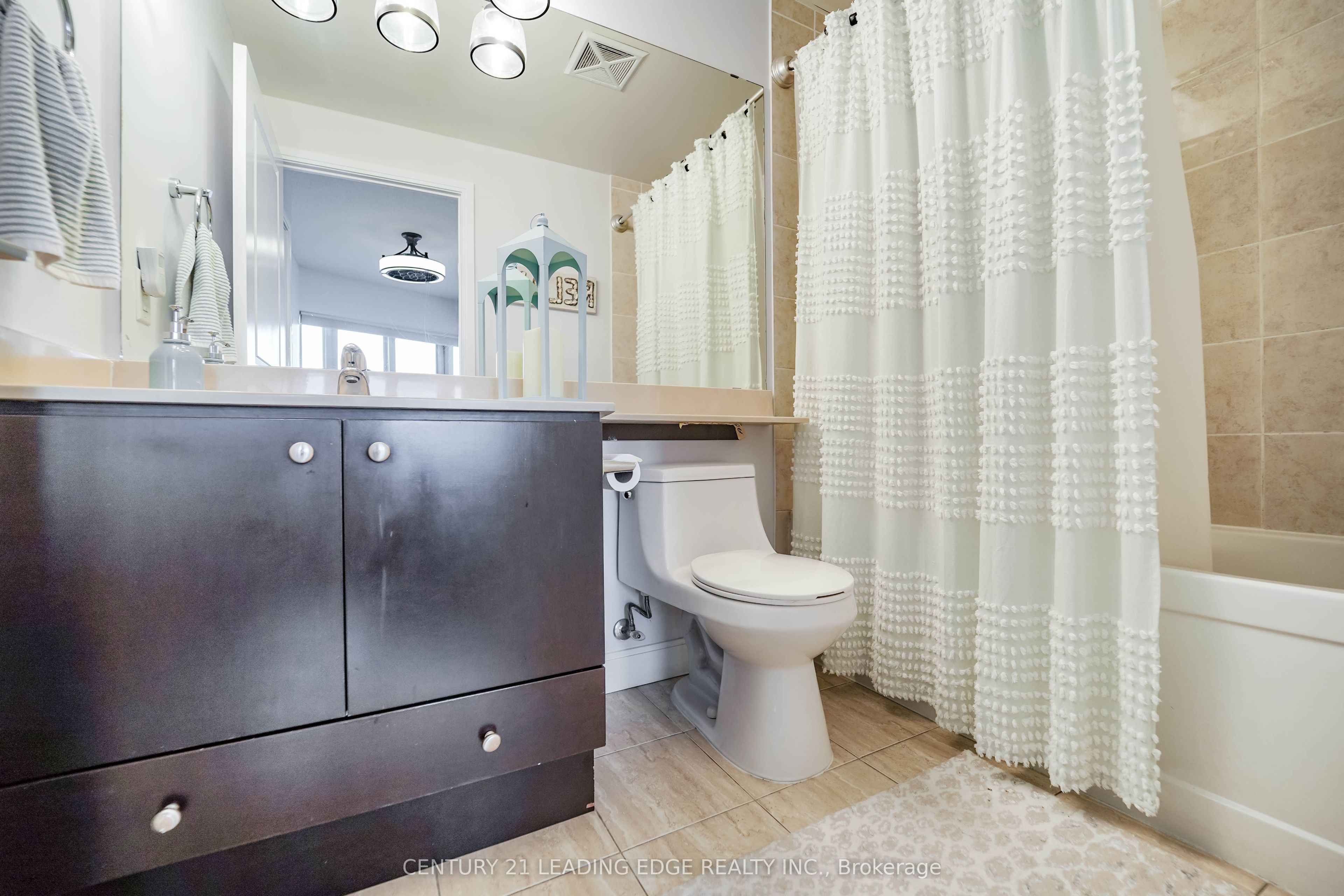 60 Absolute Avenue 4307 Property Photo 25