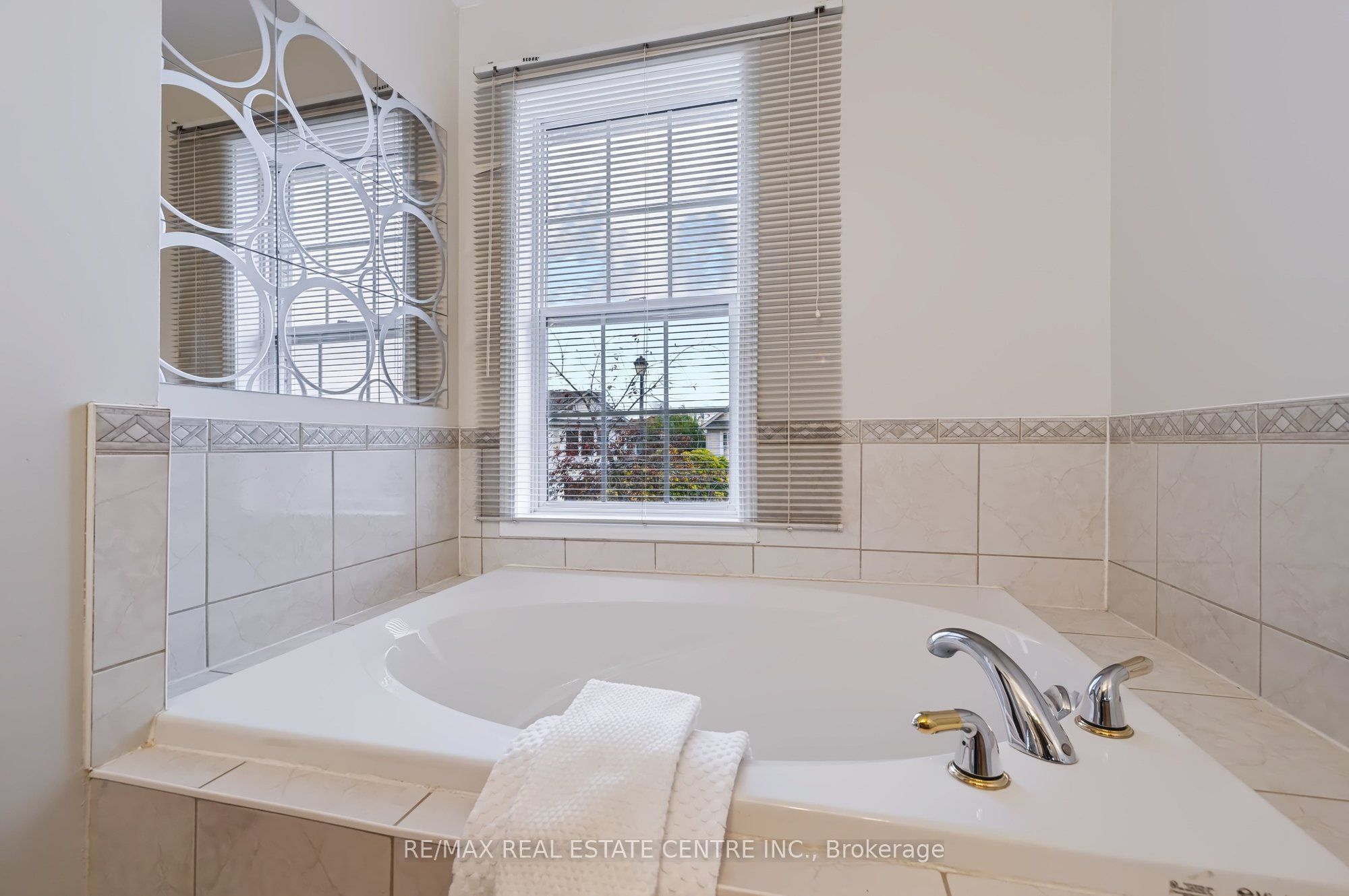 1630 Cartwright Crescent Property Photo 21