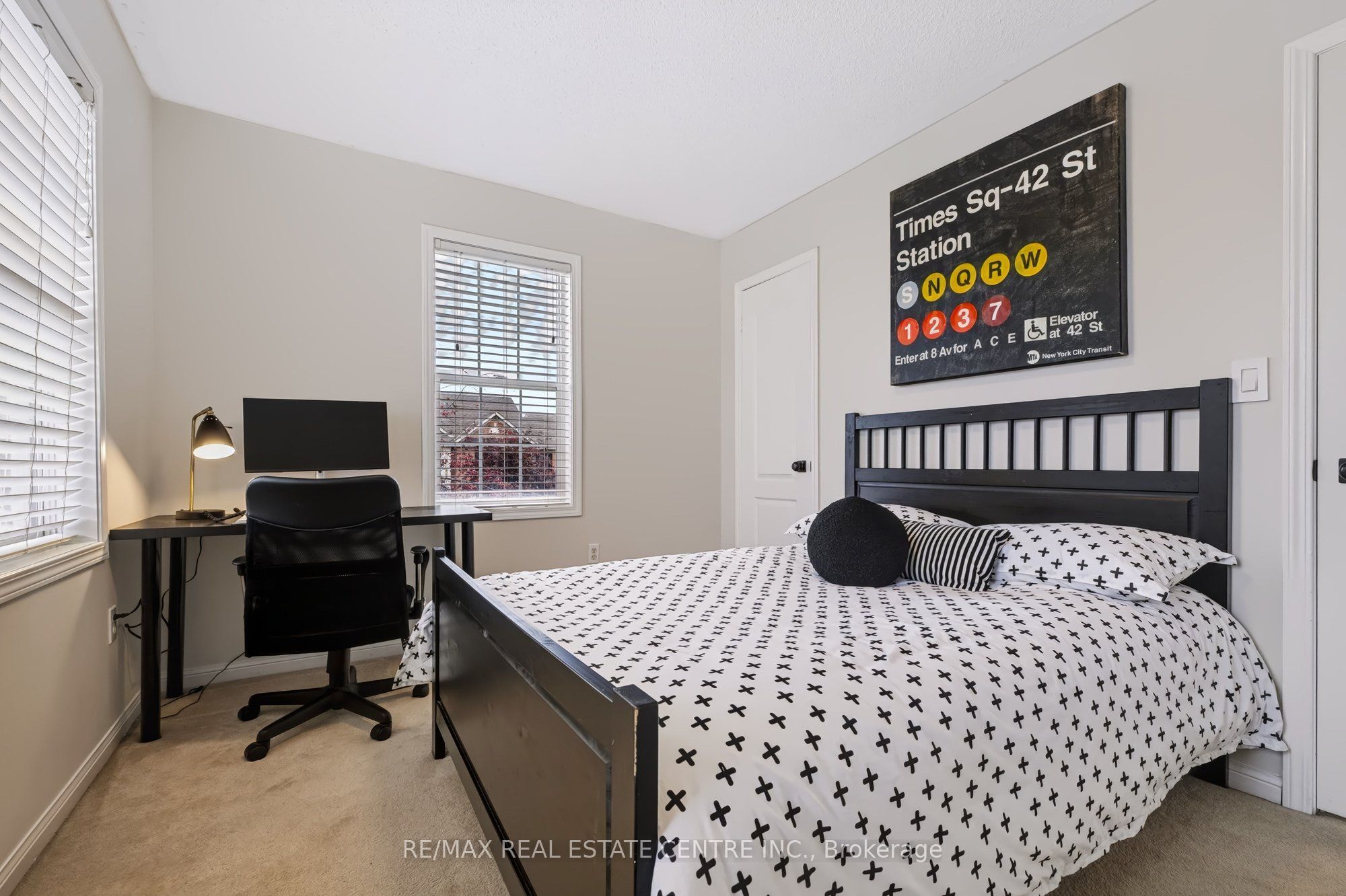 1630 Cartwright Crescent Property Photo 22