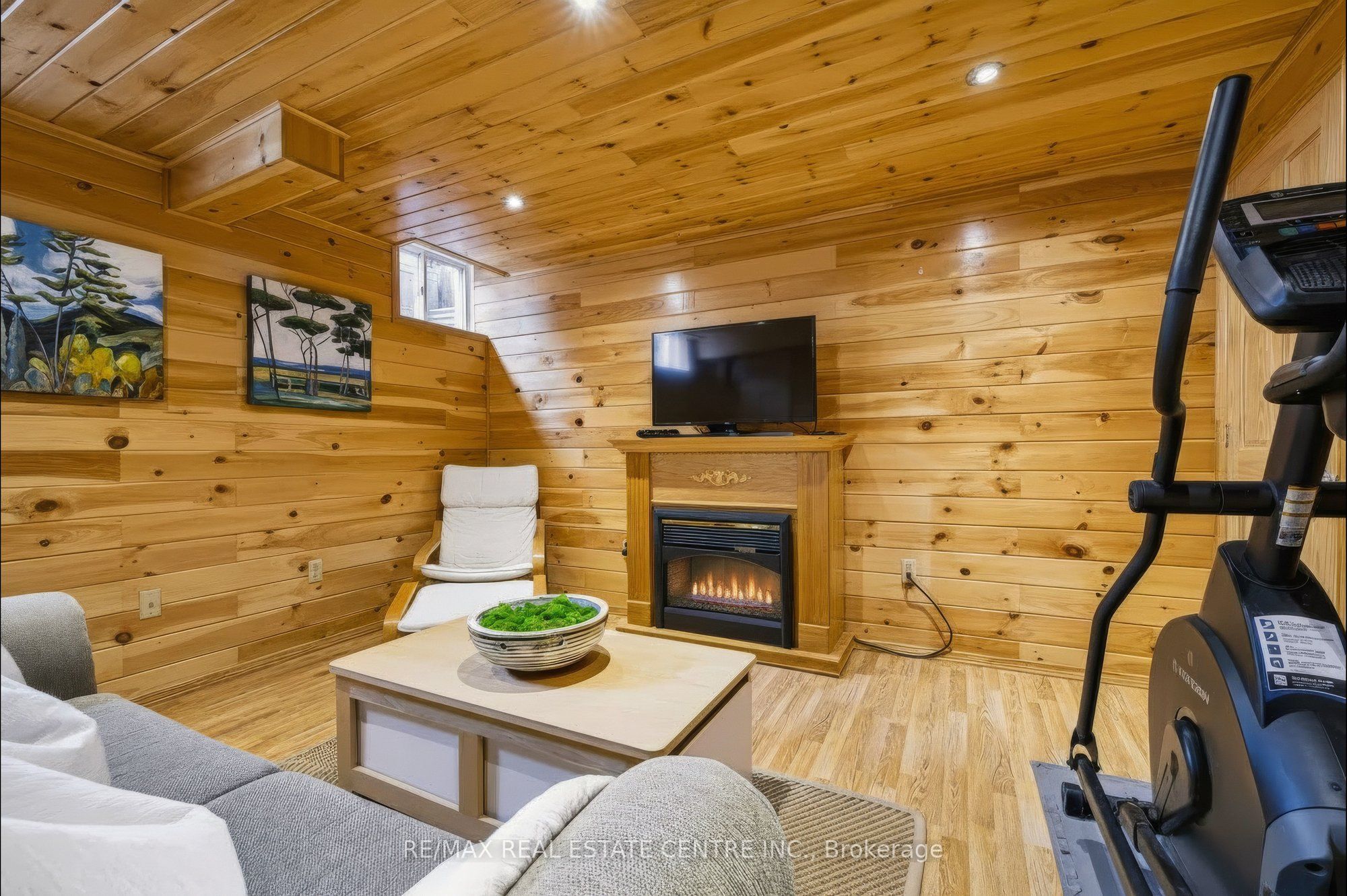 1630 Cartwright Crescent Property Photo 26