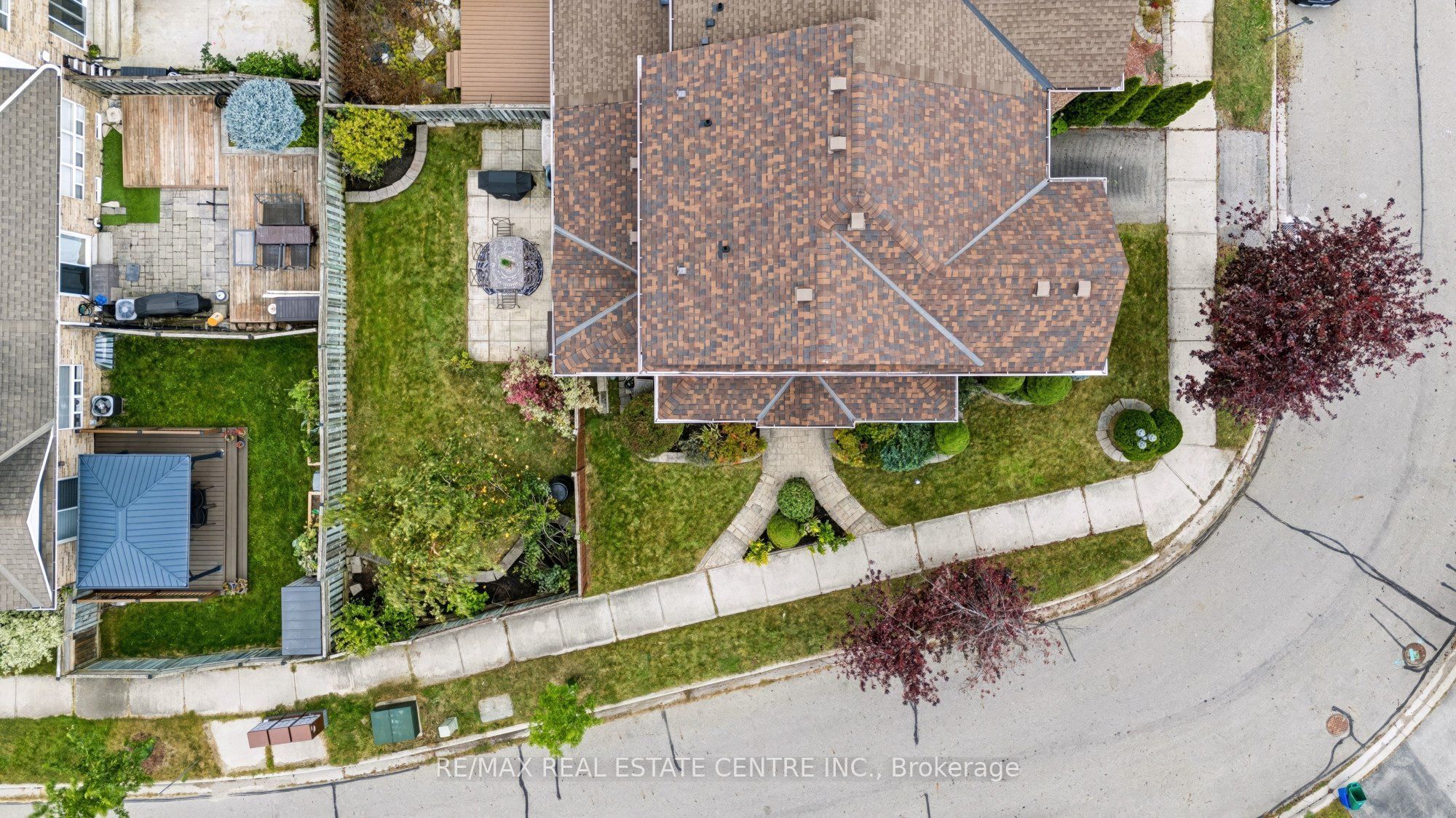 1630 Cartwright Crescent Property Photo 38