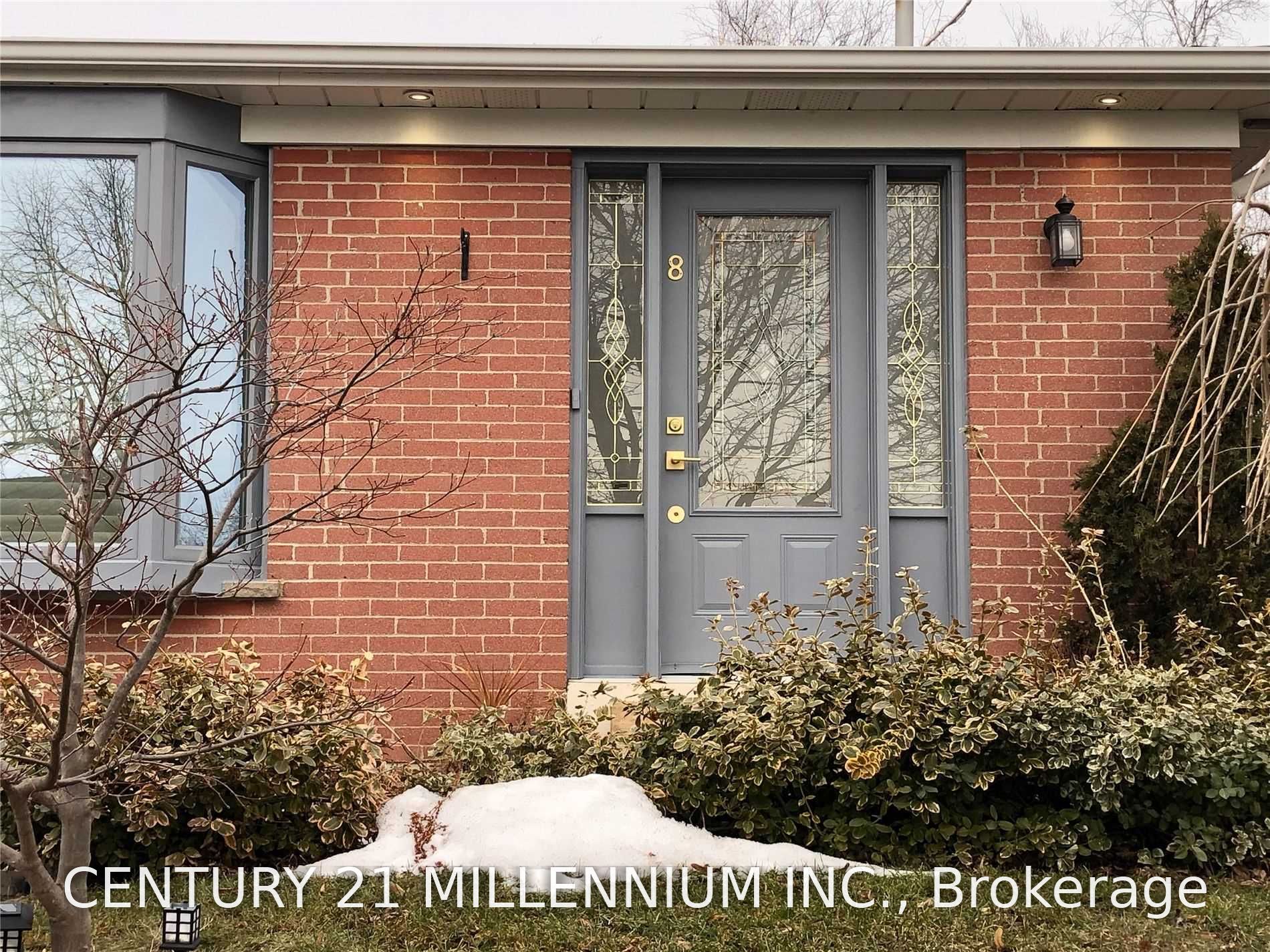 8 Sutherland Avenue Property Photo 4