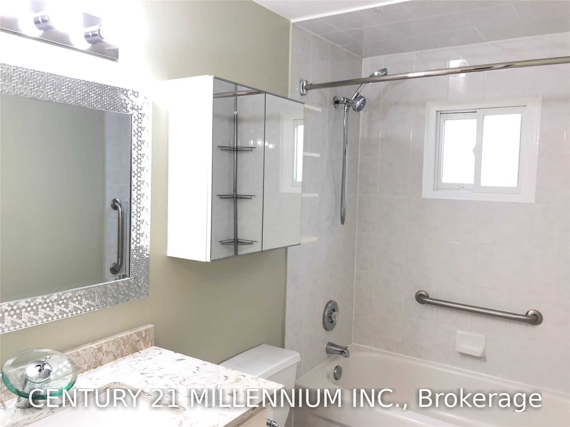 8 Sutherland Avenue Property Photo 17