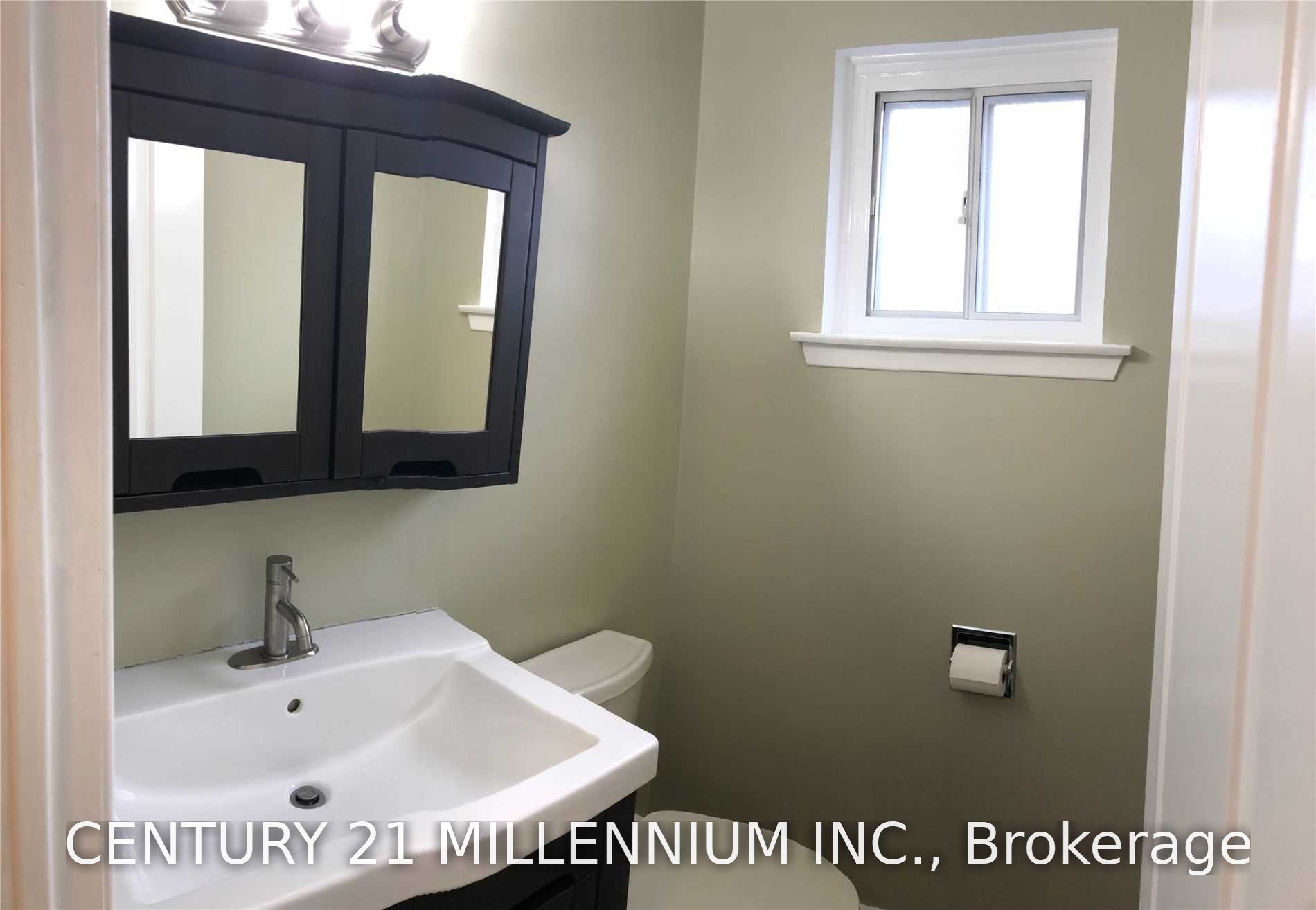 8 Sutherland Avenue Property Photo 18