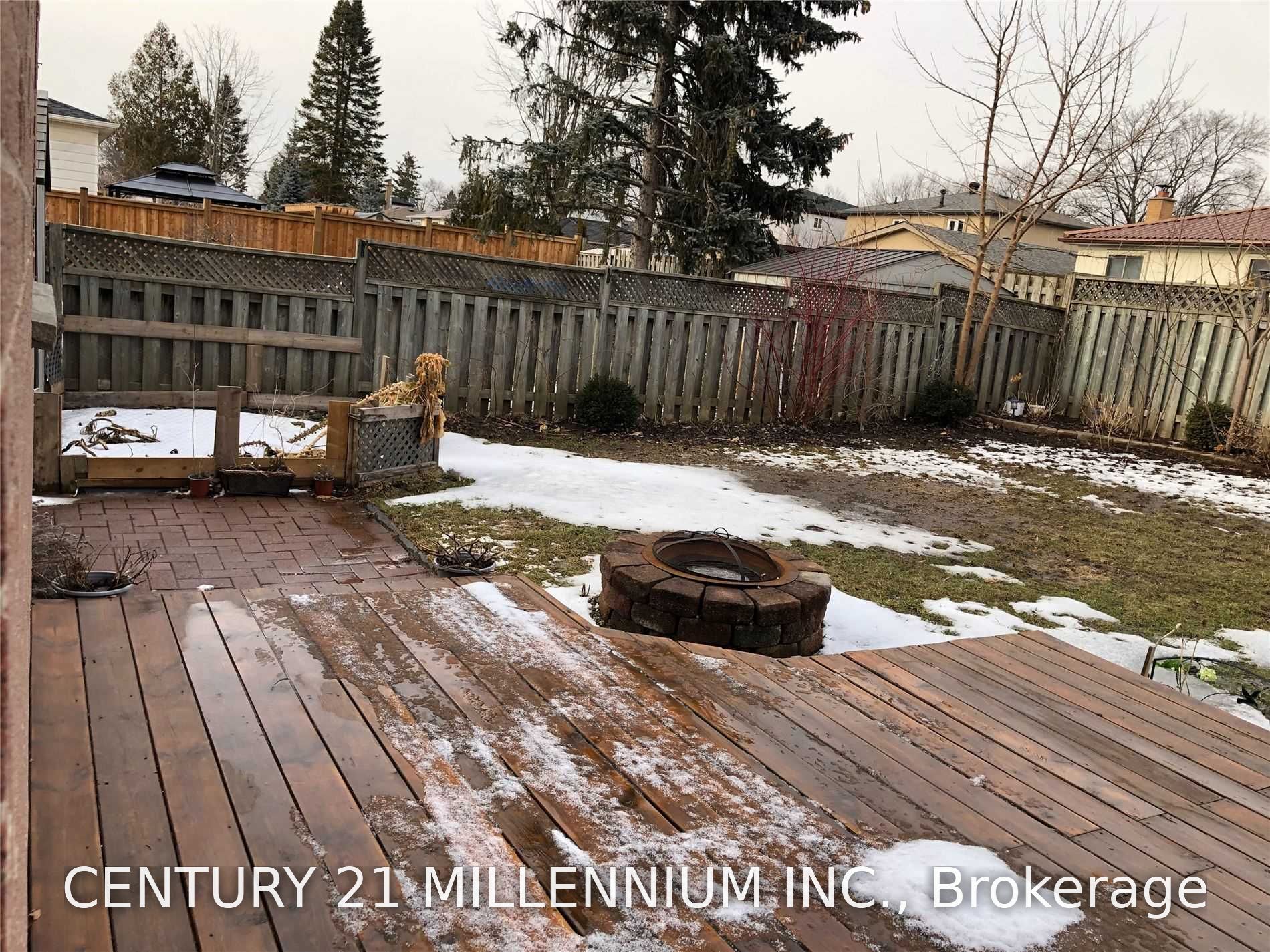 8 Sutherland Avenue Property Photo 25