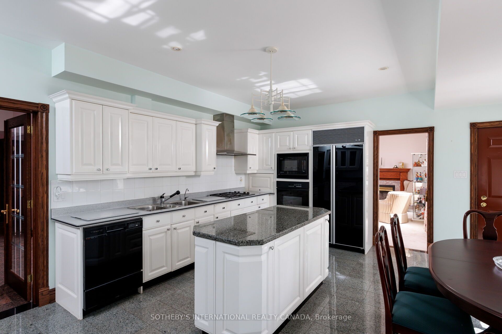 47 Great Oak Drive Property Photo 8