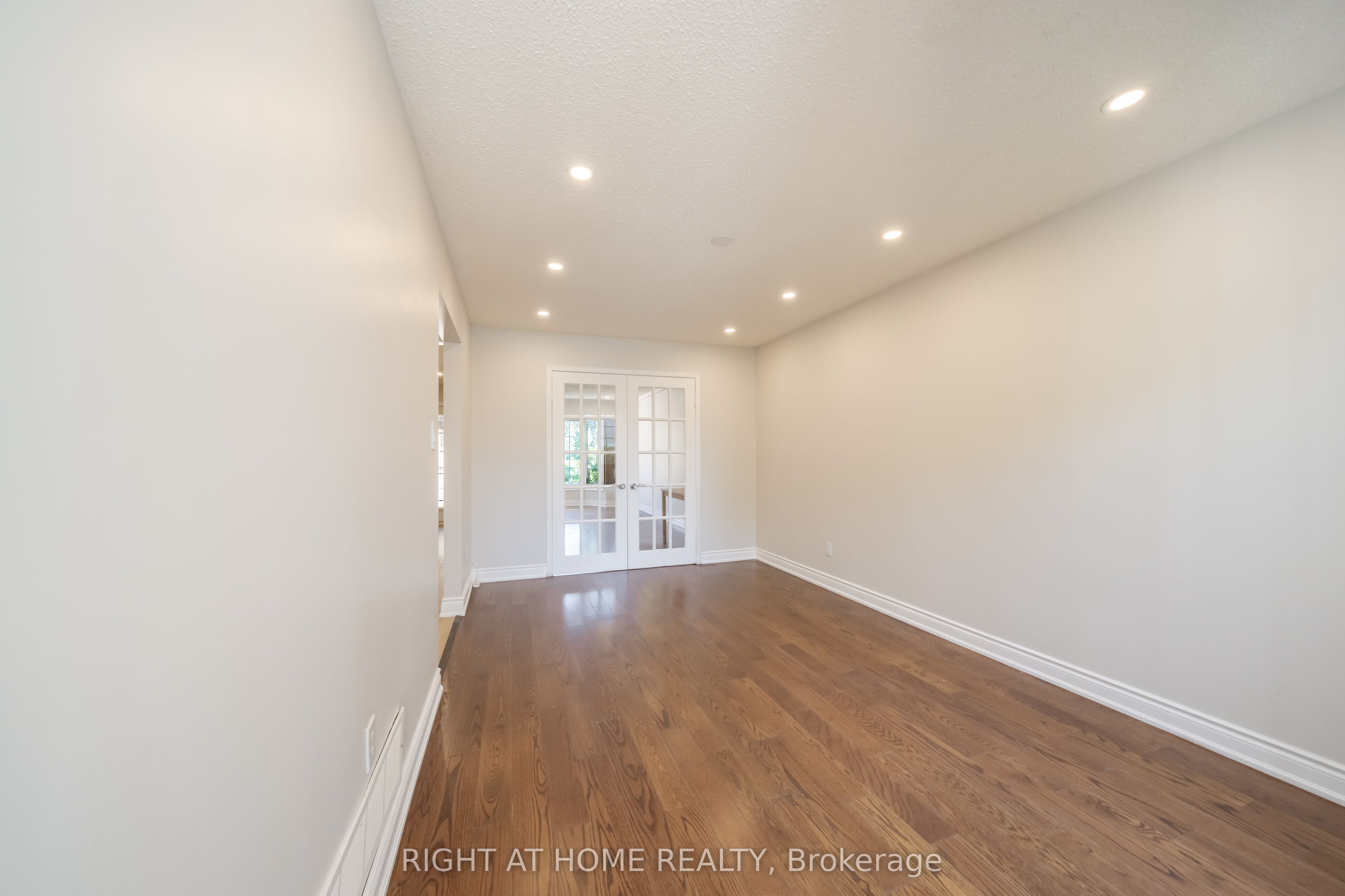 345 Mill Street S Property Photo 17