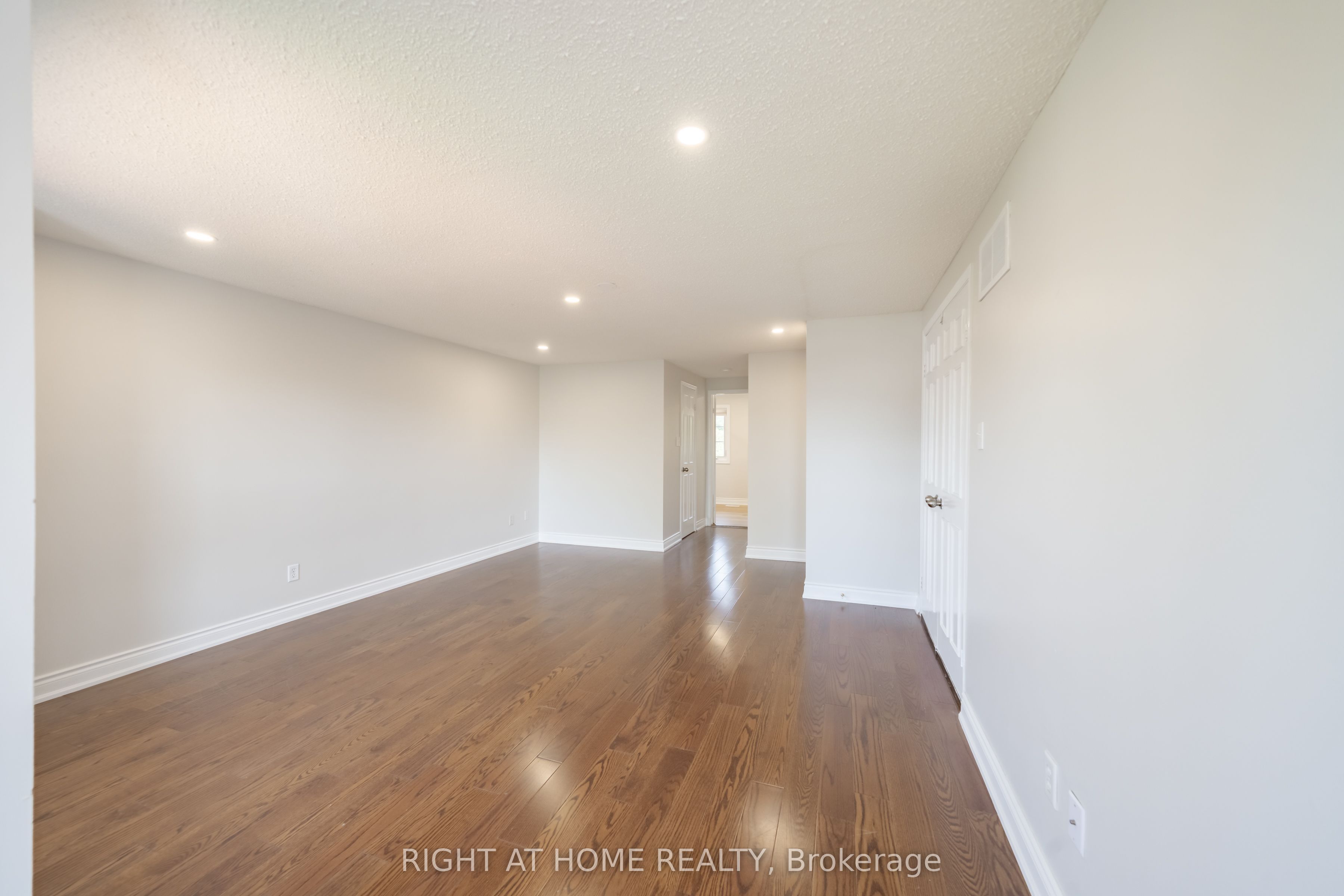 345 Mill Street S Property Photo 22