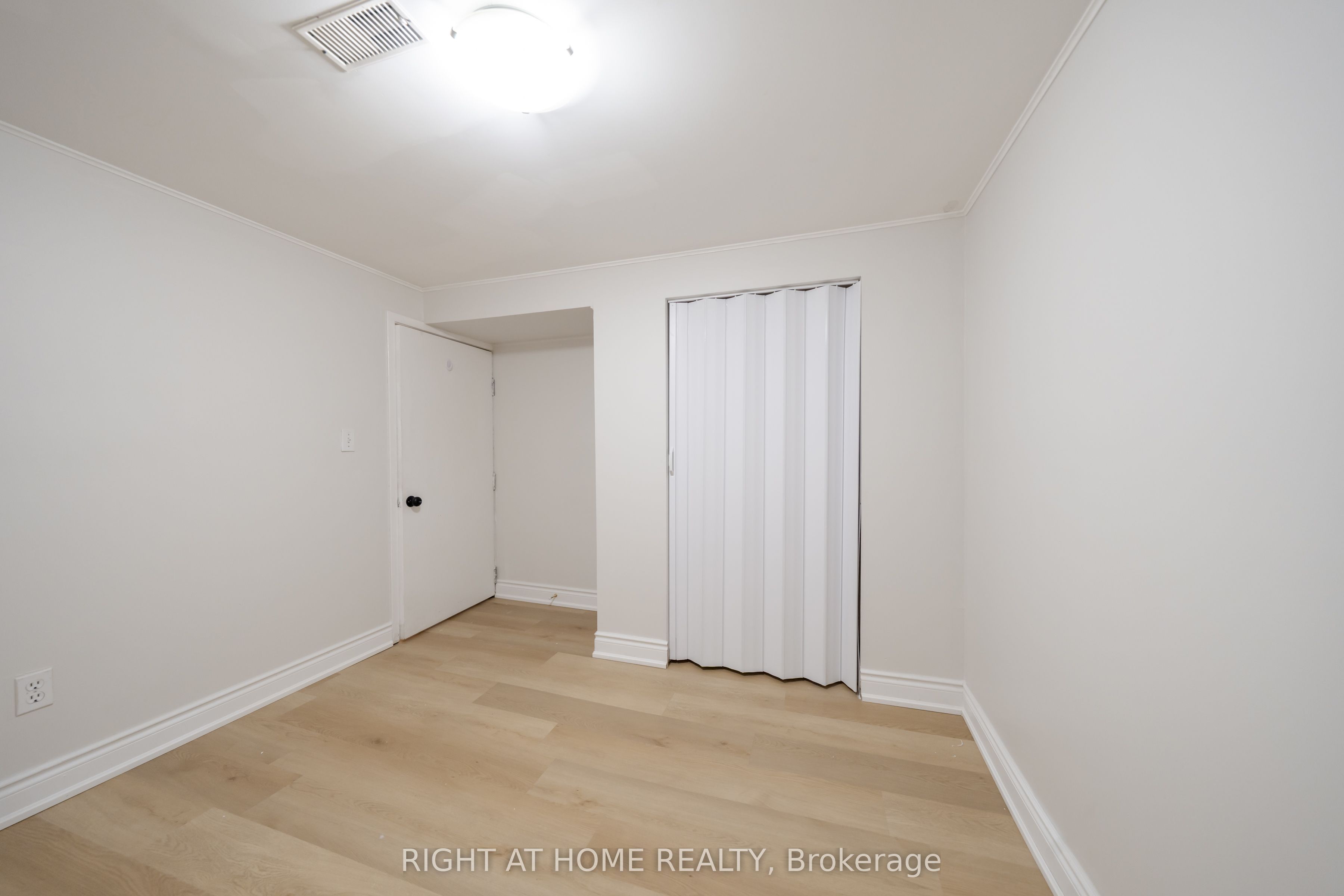 345 Mill Street S Property Photo 40