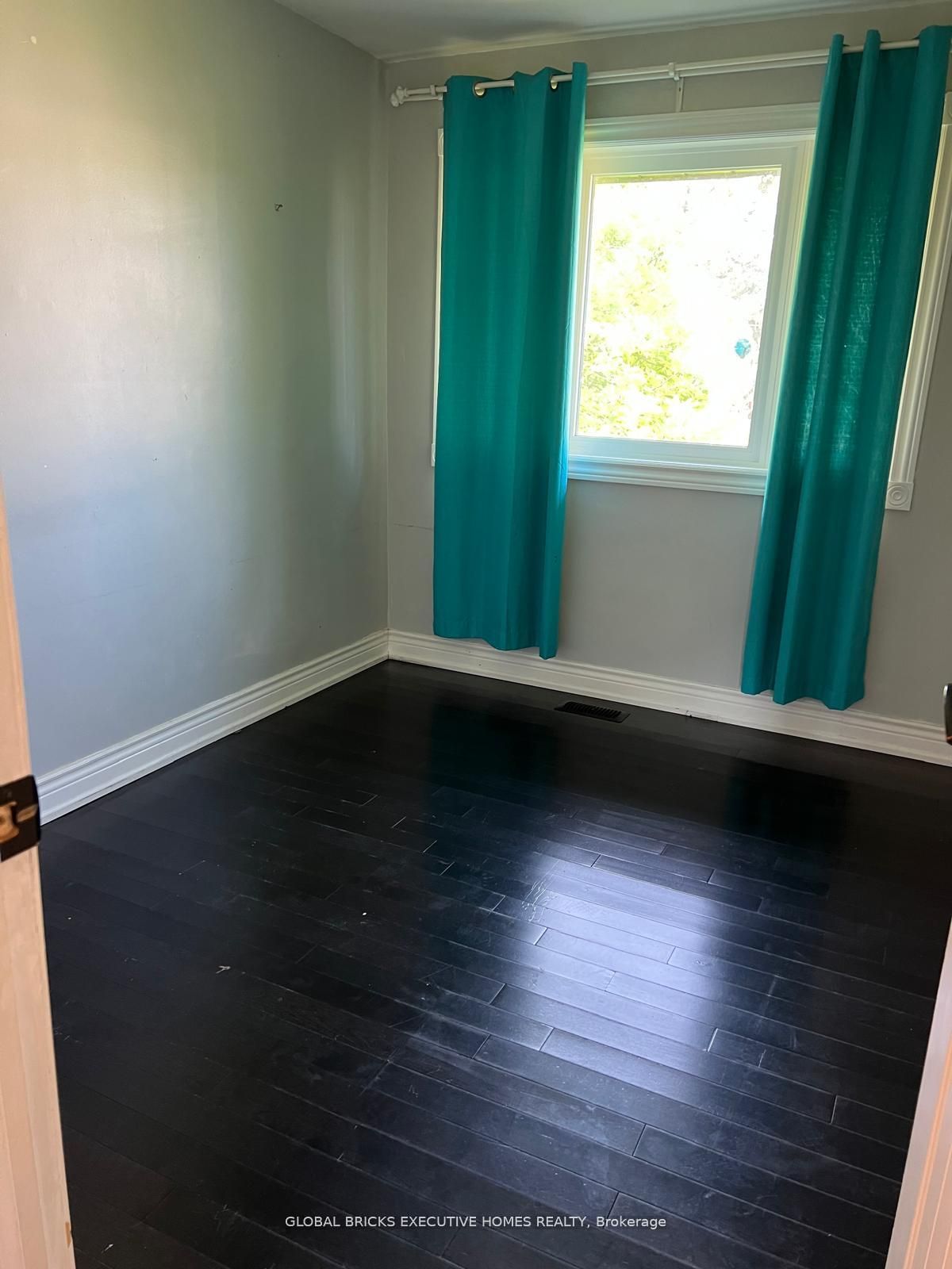 384 Ashbury Road Property Photo 4