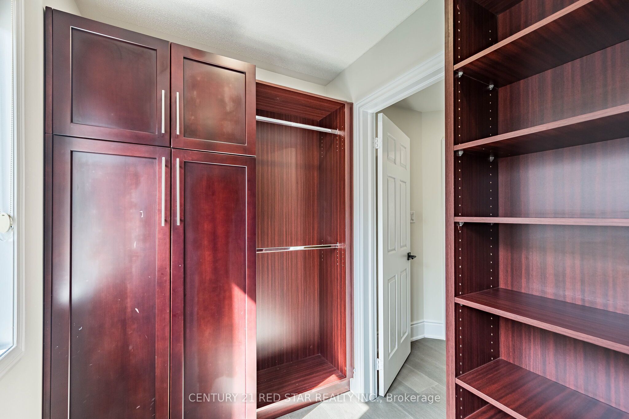 396 Derrydale Drive Property Photo 24
