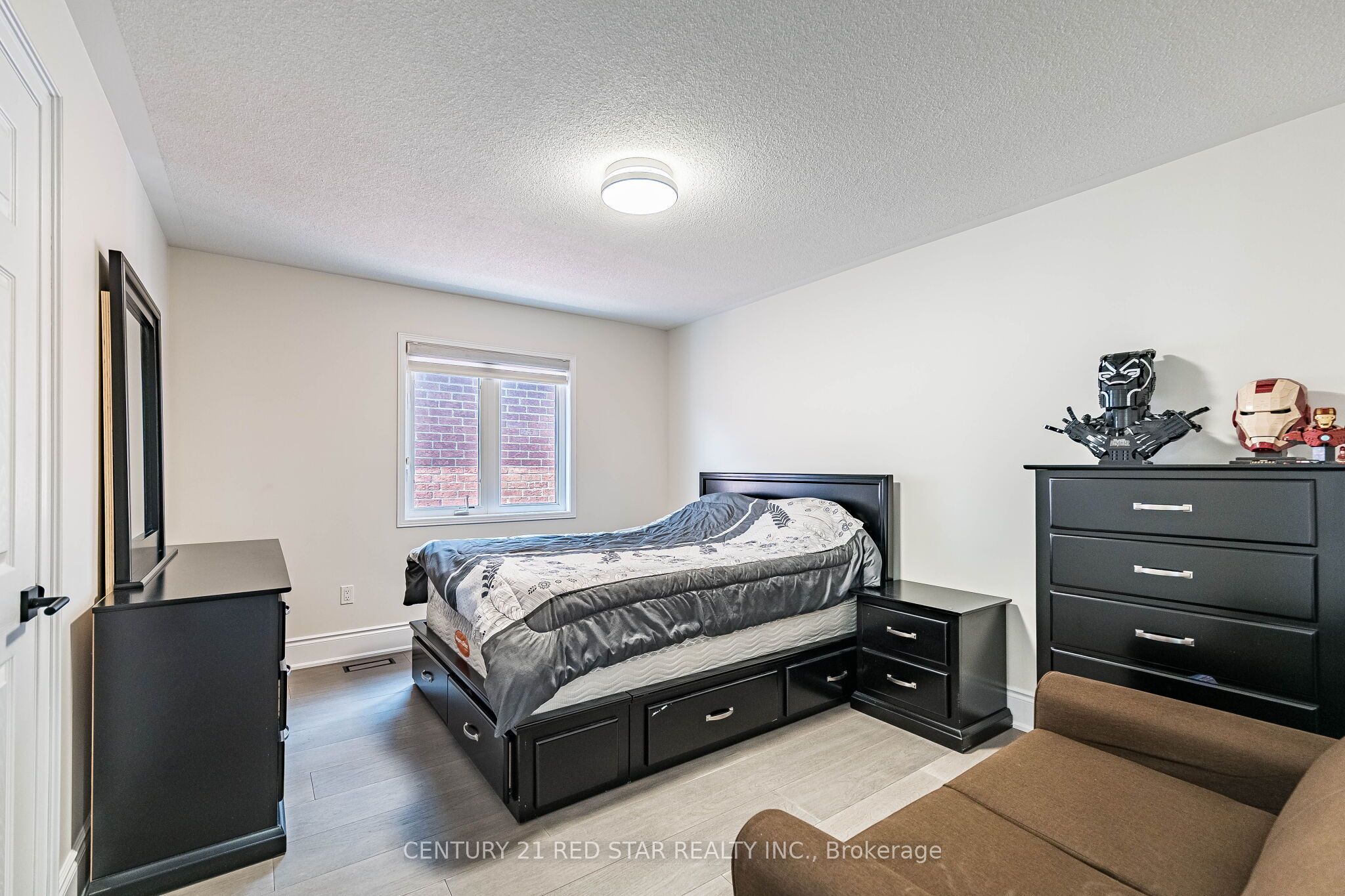 396 Derrydale Drive Property Photo 28